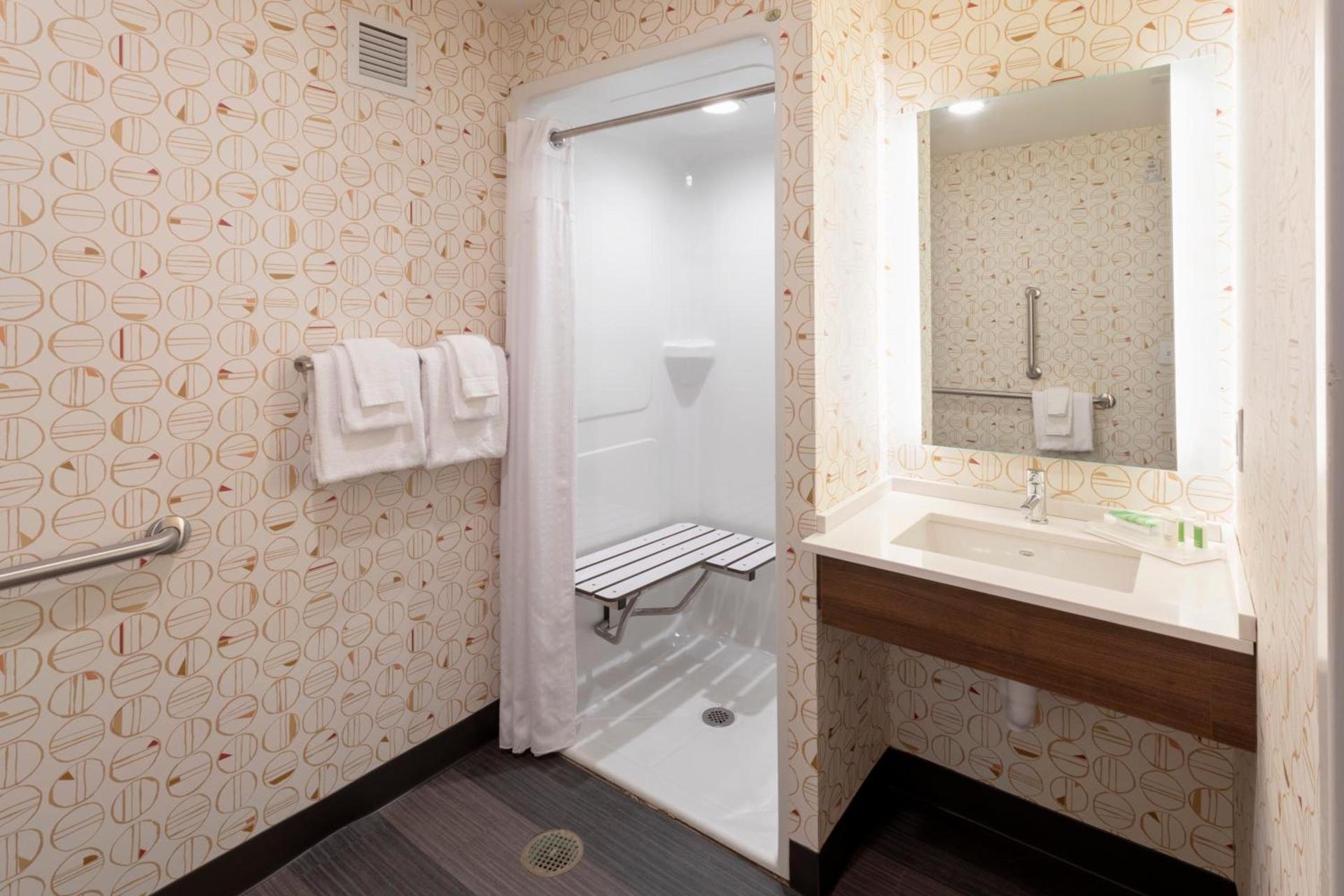 Holiday Inn Marquette by IHG photo 50
