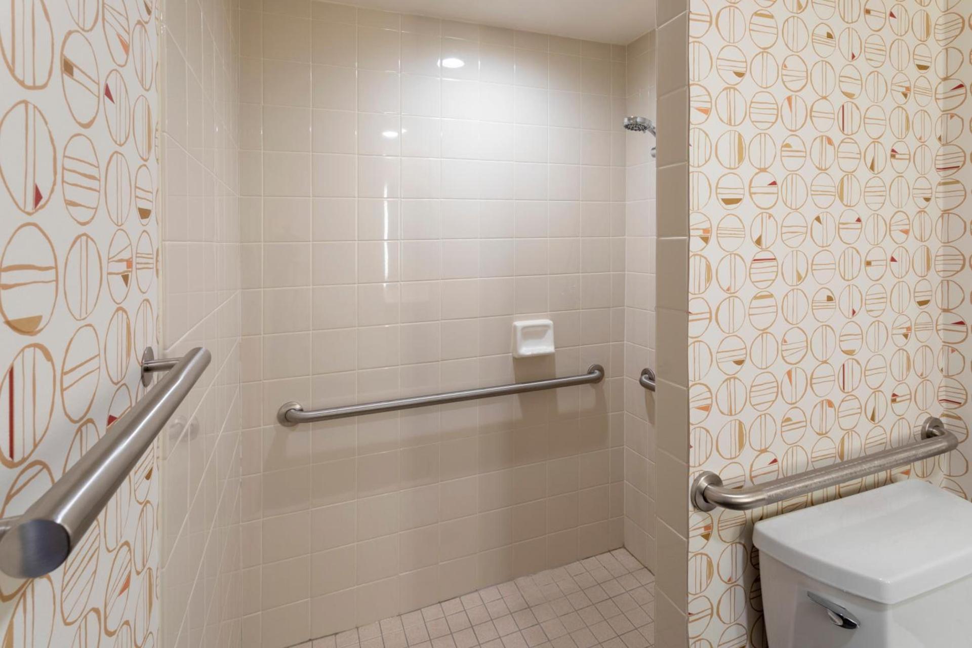 Holiday Inn Marquette by IHG photo 57