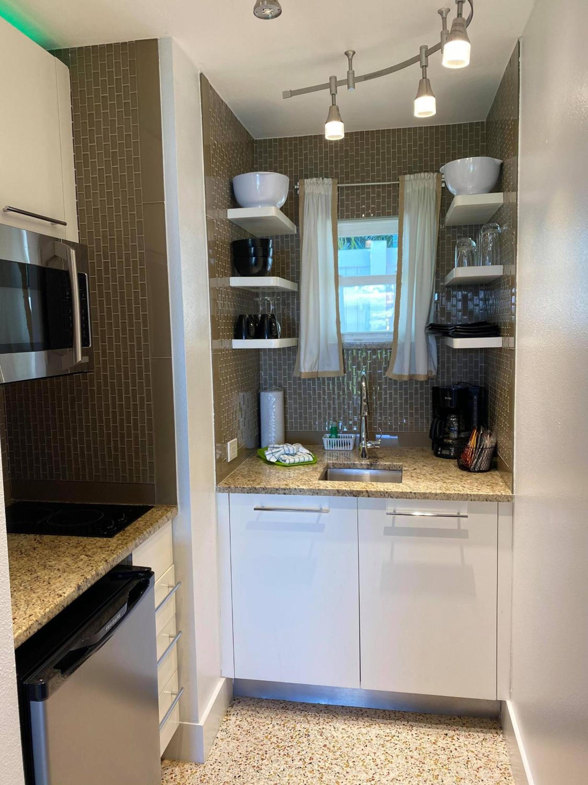 Captiva Beach Resort (open private beach access) photo 57