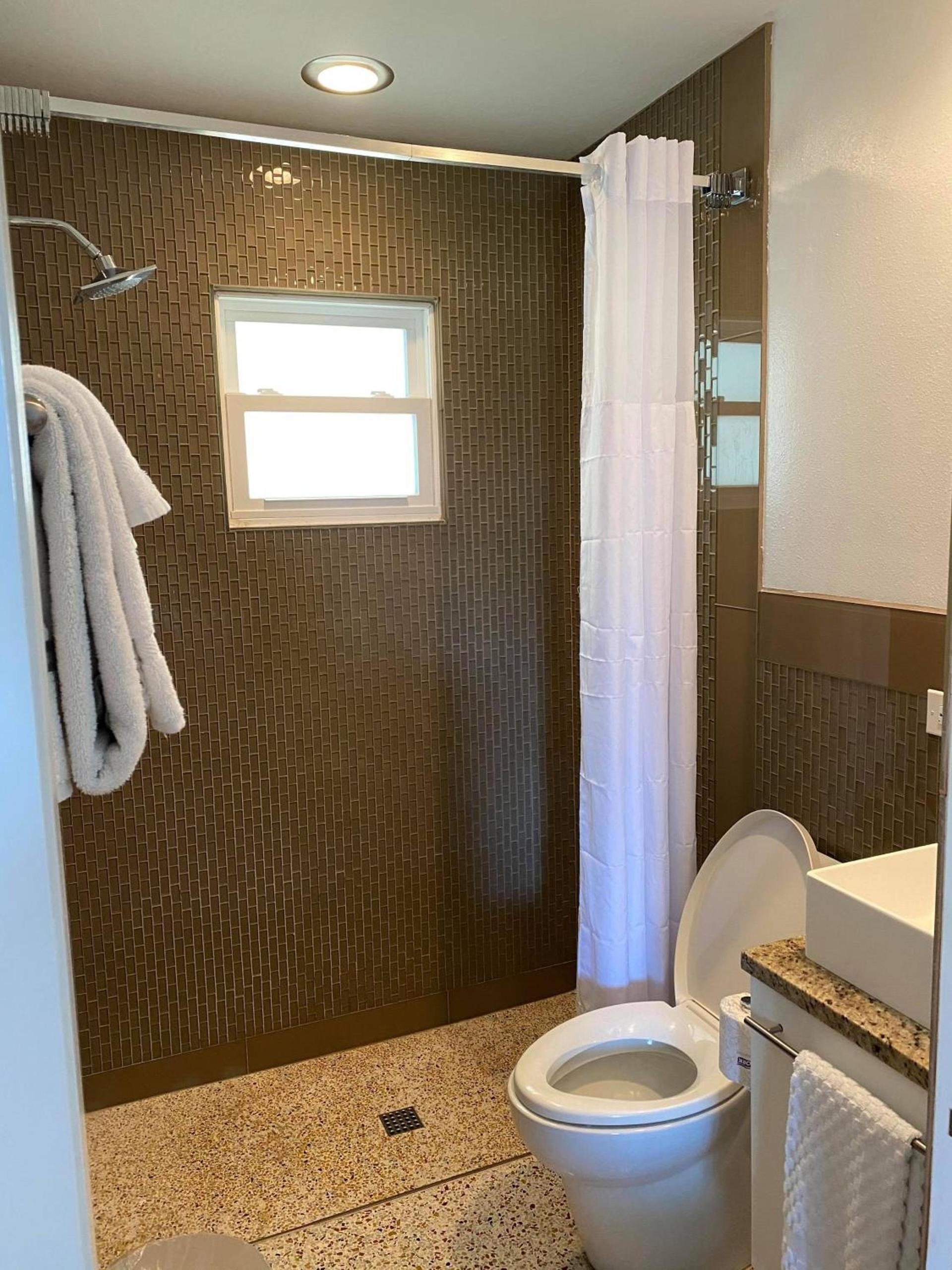 Captiva Beach Resort (open private beach access) photo 29