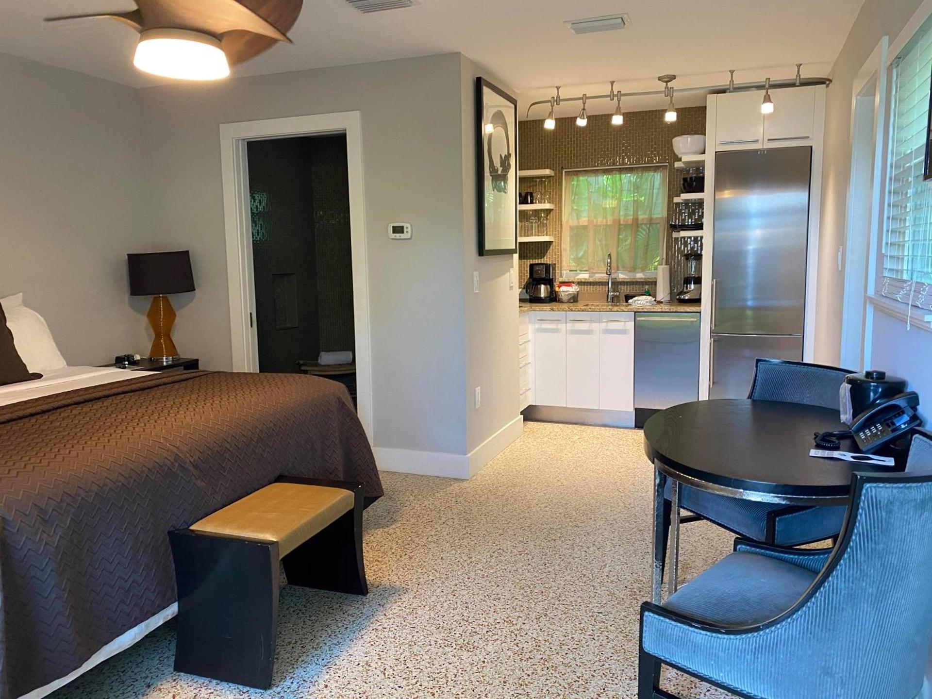 Captiva Beach Resort (open private beach access) photo 26