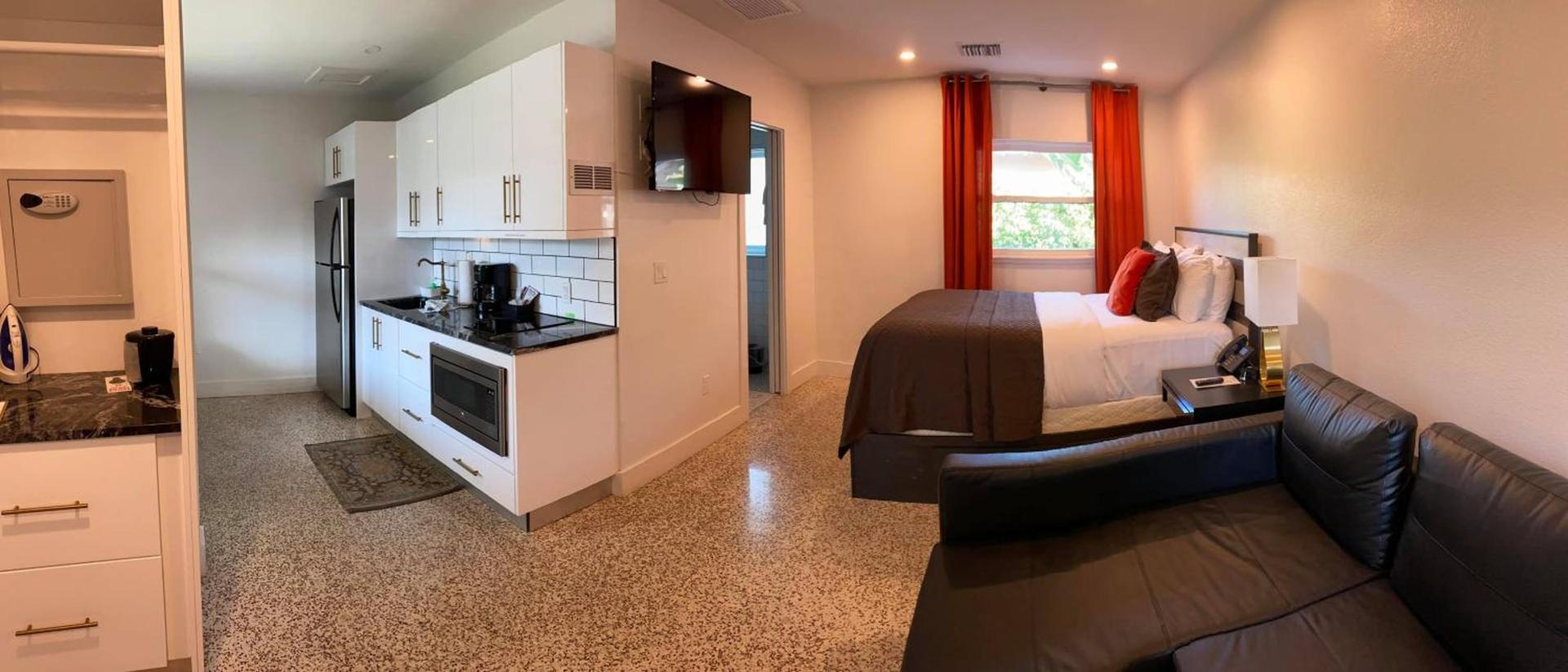 Captiva Beach Resort (open private beach access) photo 37