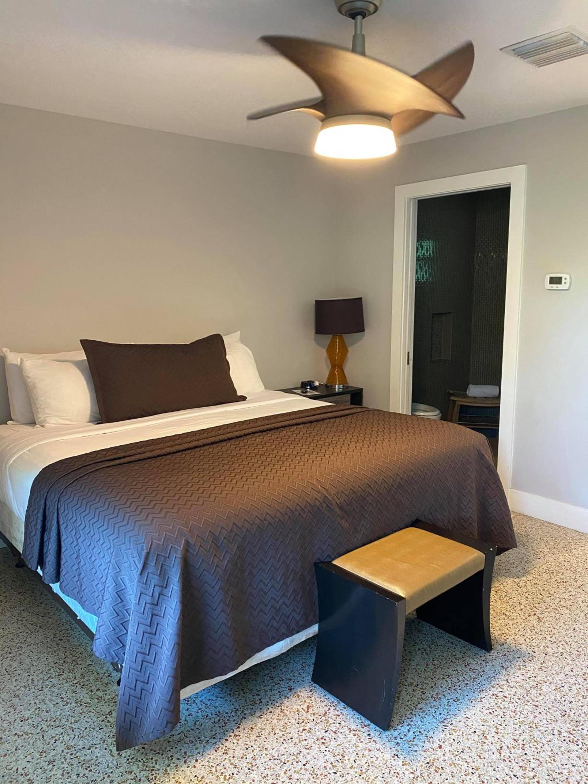 Captiva Beach Resort (open private beach access) photo 14