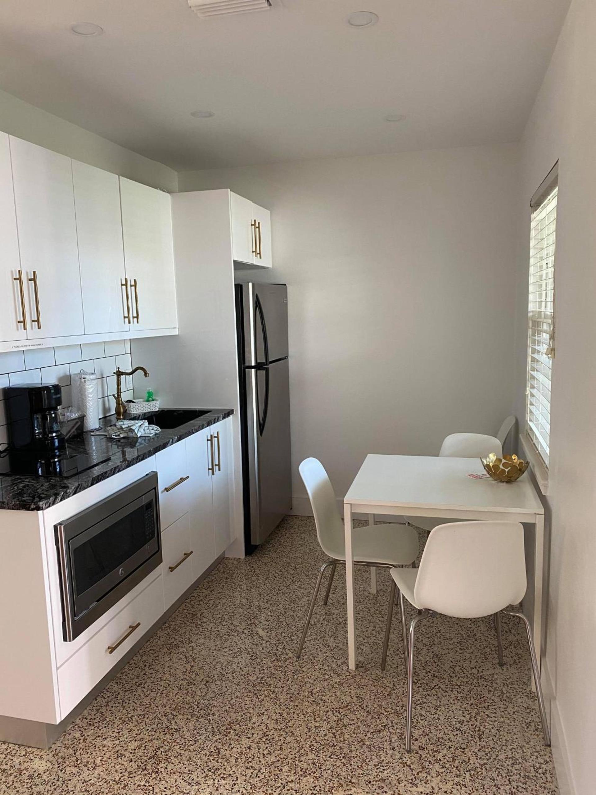Captiva Beach Resort (open private beach access) photo 49