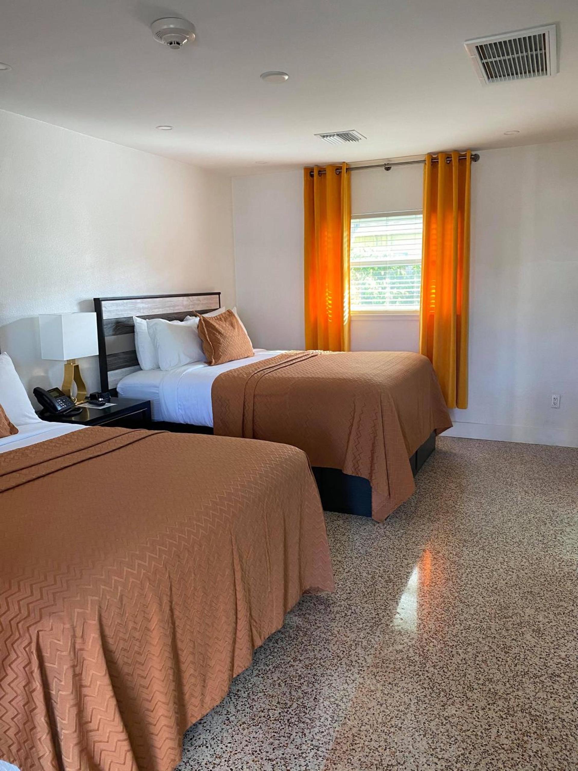 Captiva Beach Resort (open private beach access) photo 80