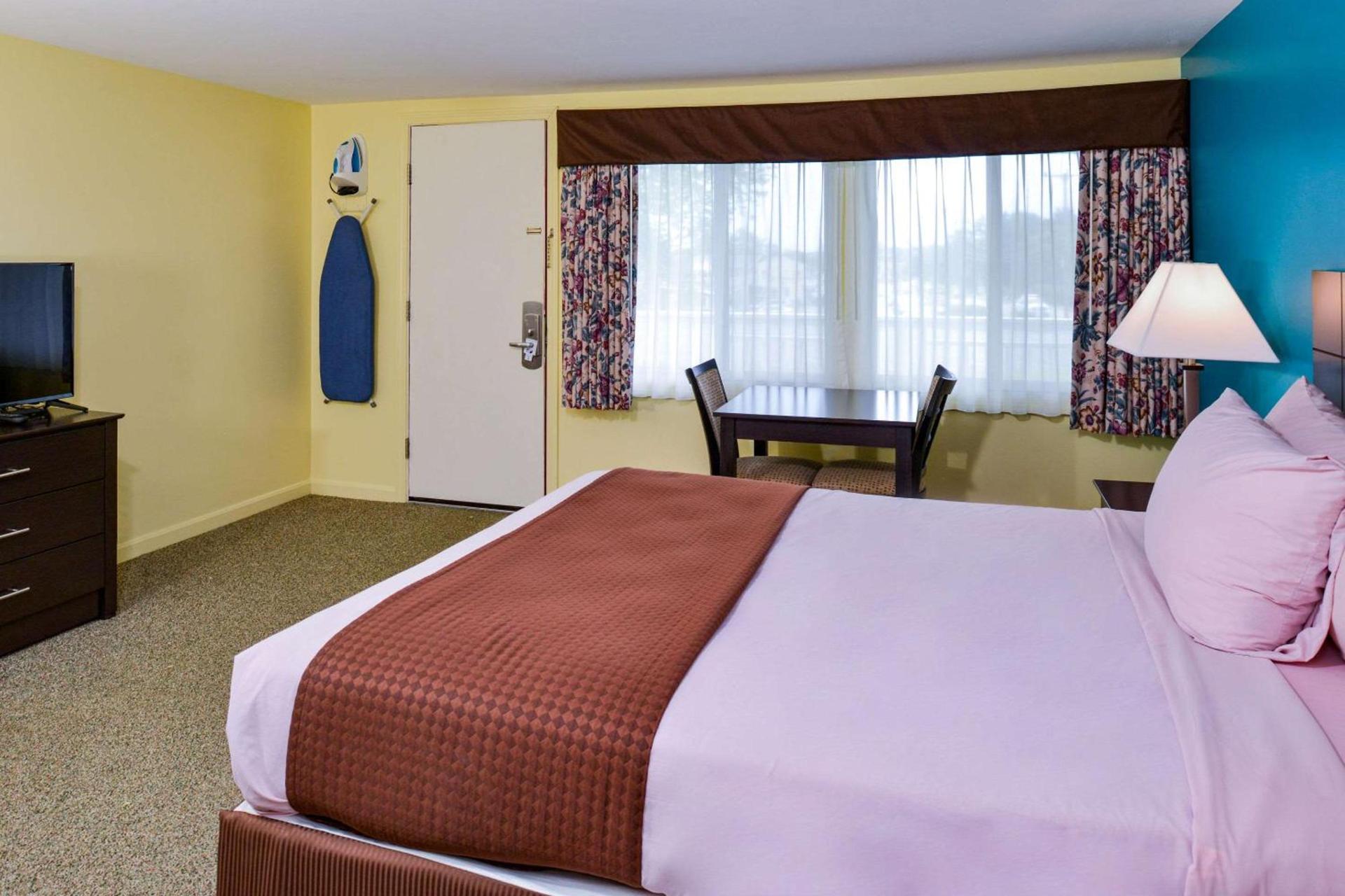 Rodeway Inn Orleans - Cape Cod photo 29