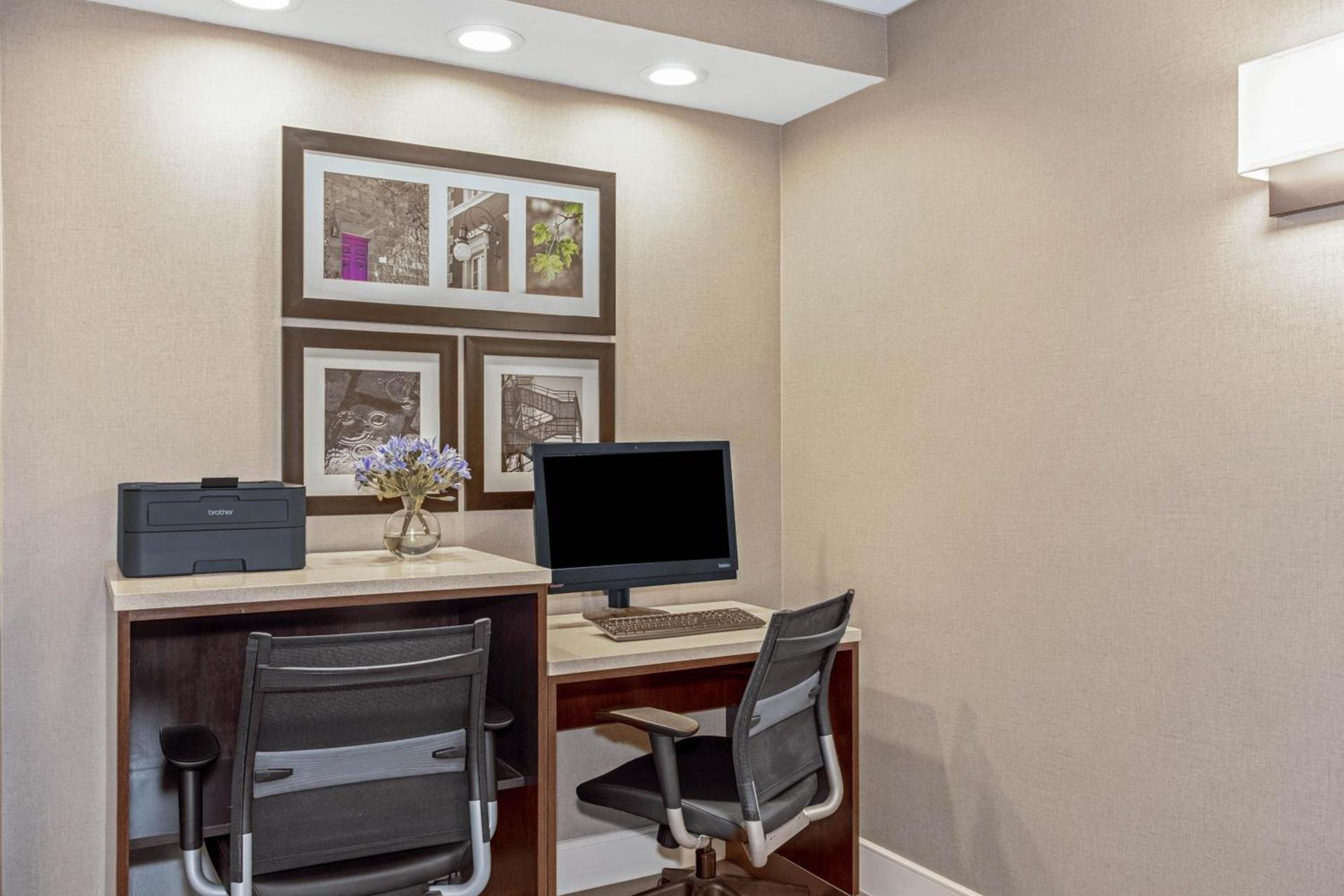 La Quinta Inn & Suites by Wyndham Panama City photo 28