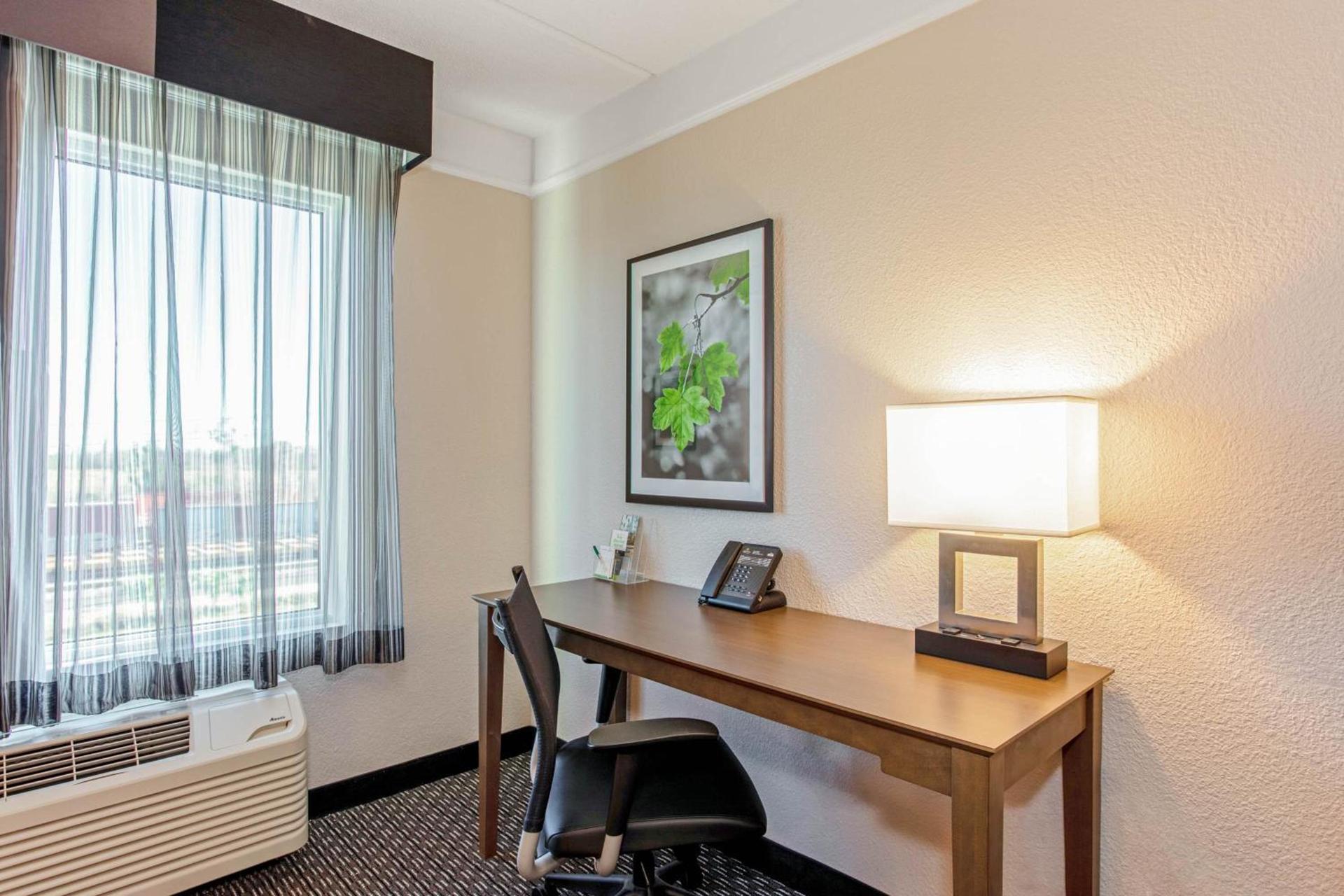 La Quinta Inn & Suites by Wyndham Panama City photo 26