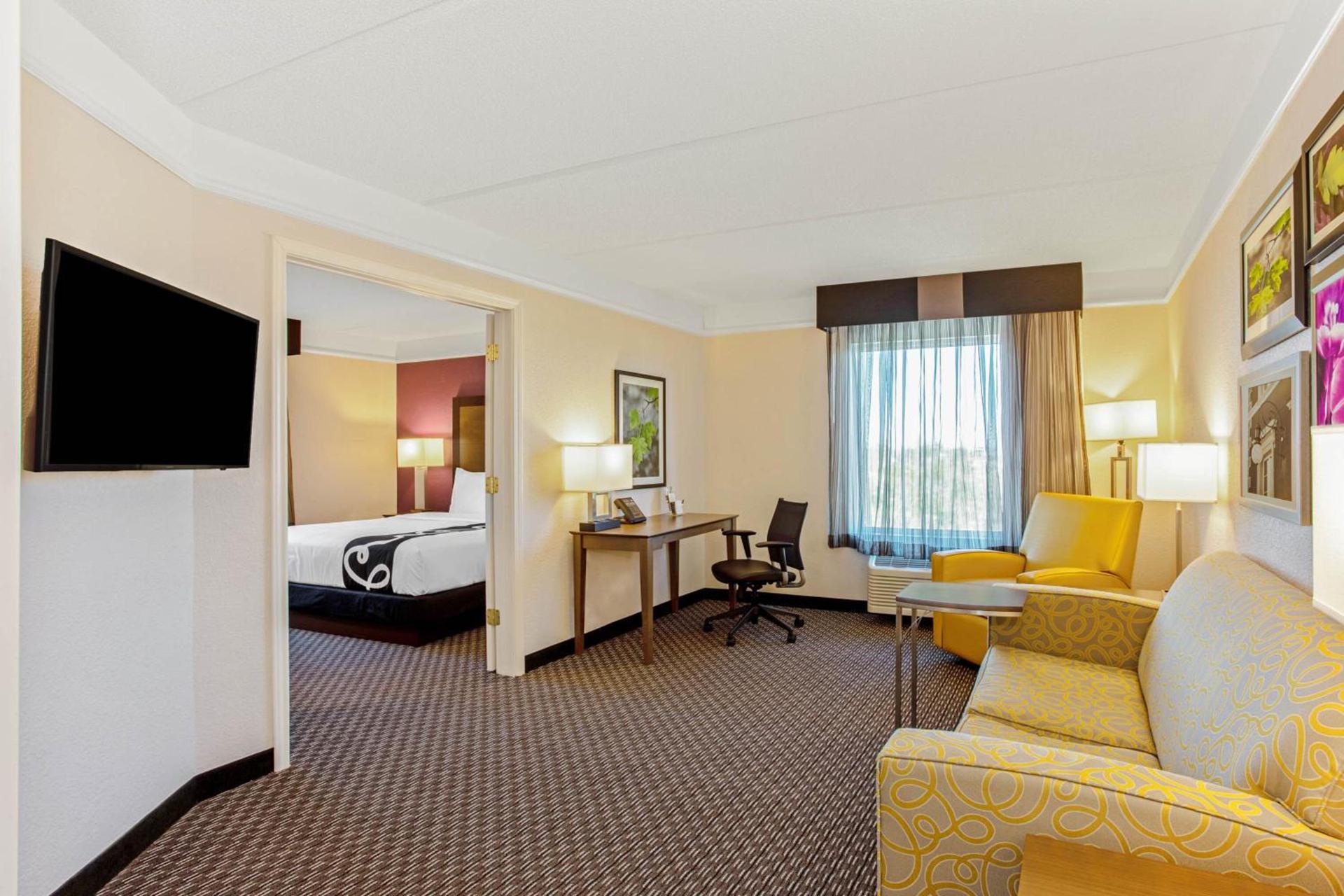 La Quinta Inn & Suites by Wyndham Panama City photo 10