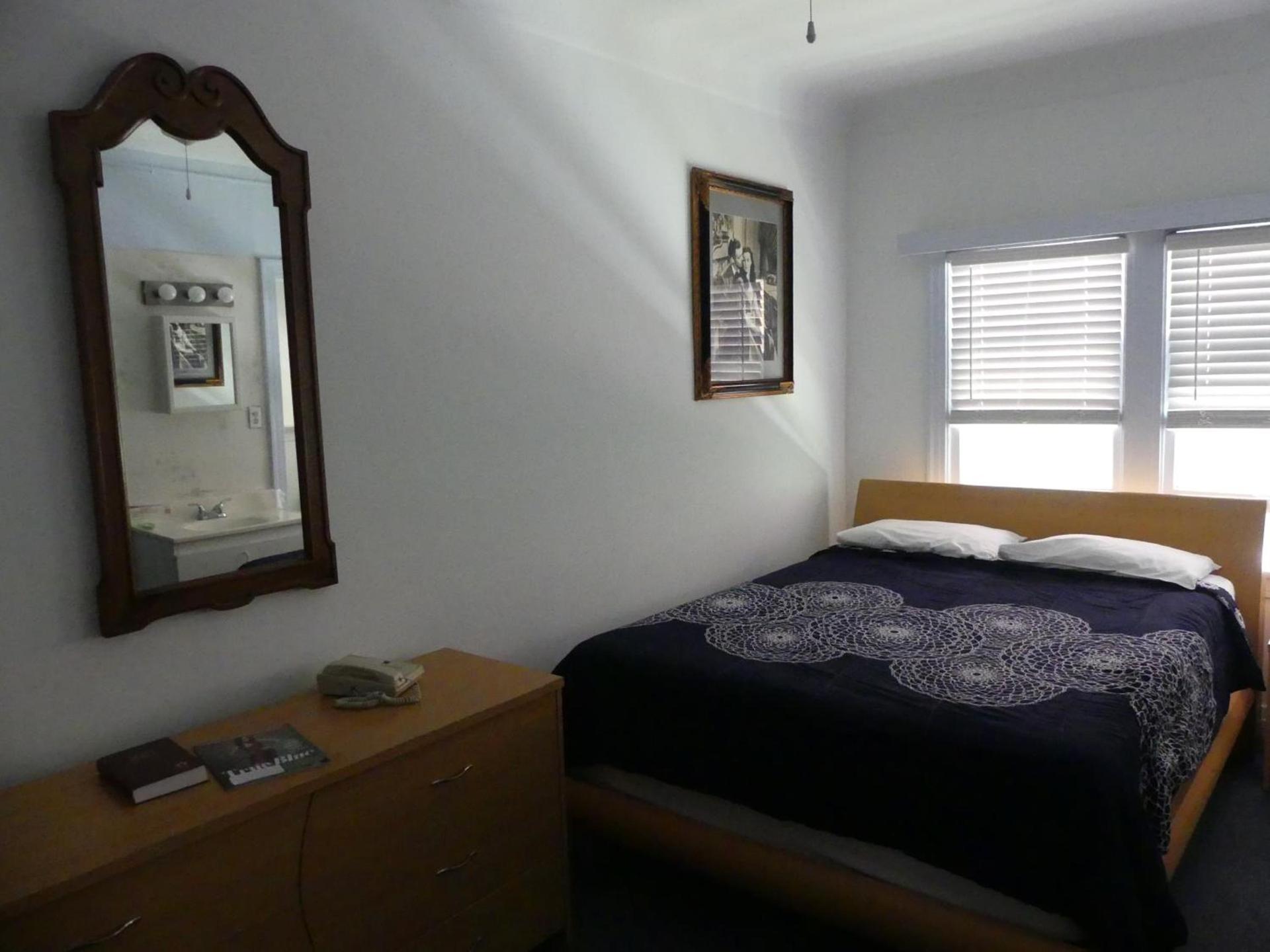 Hotel del Flores photo 48