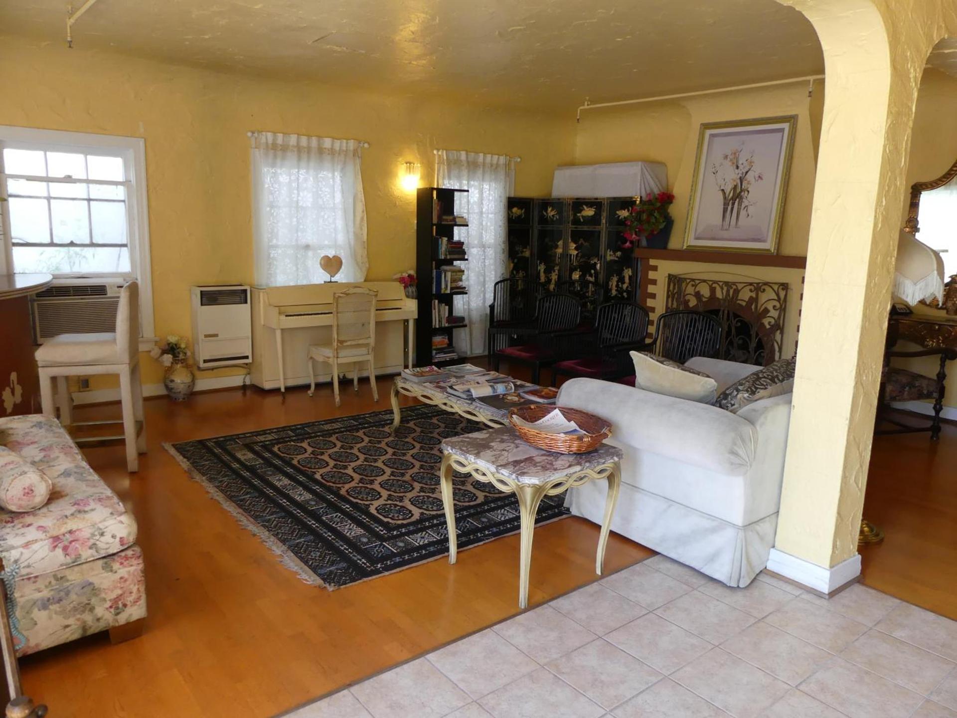Hotel del Flores photo 44