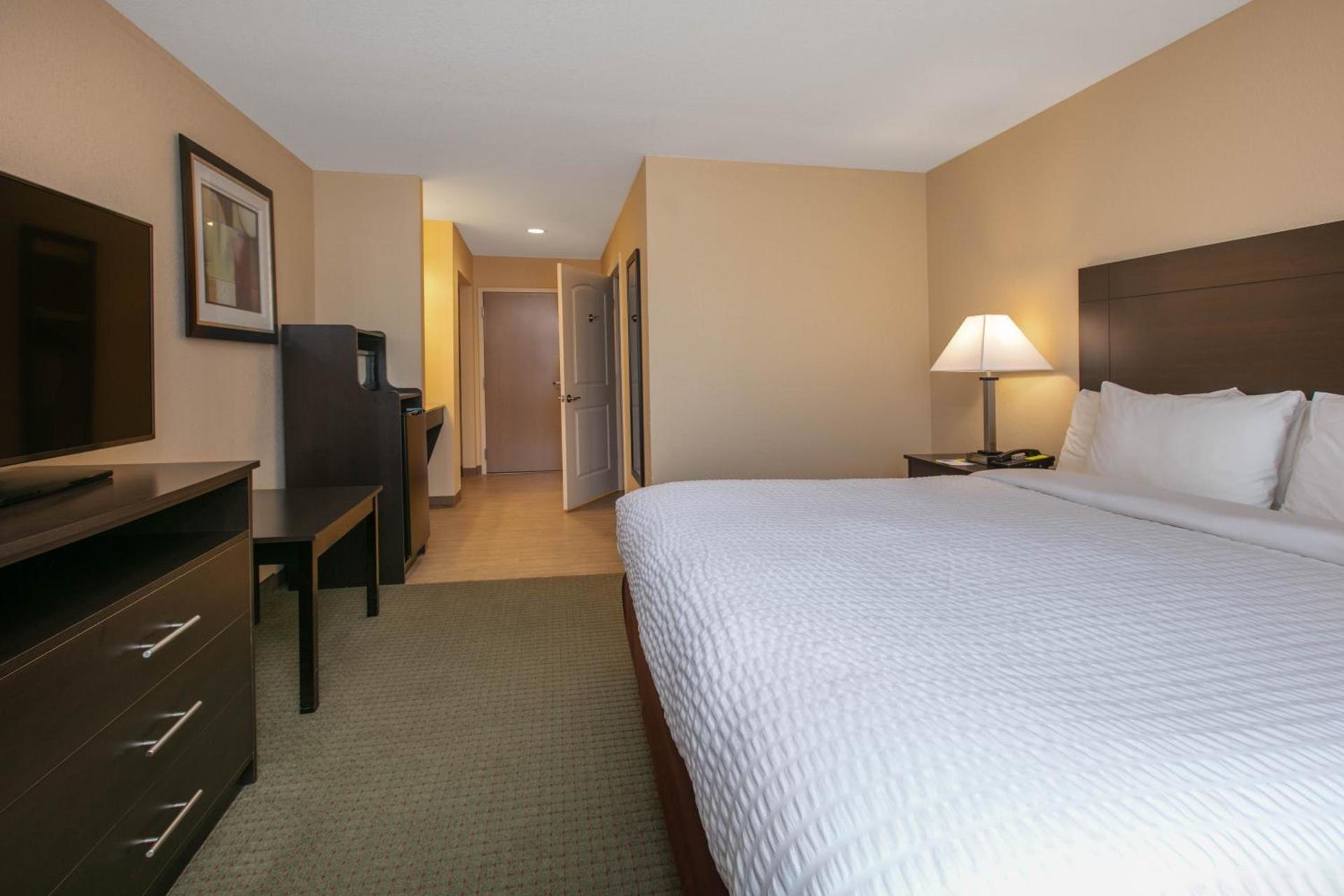 Days Inn & Suites by Wyndham Florence/Jackson Area photo 35