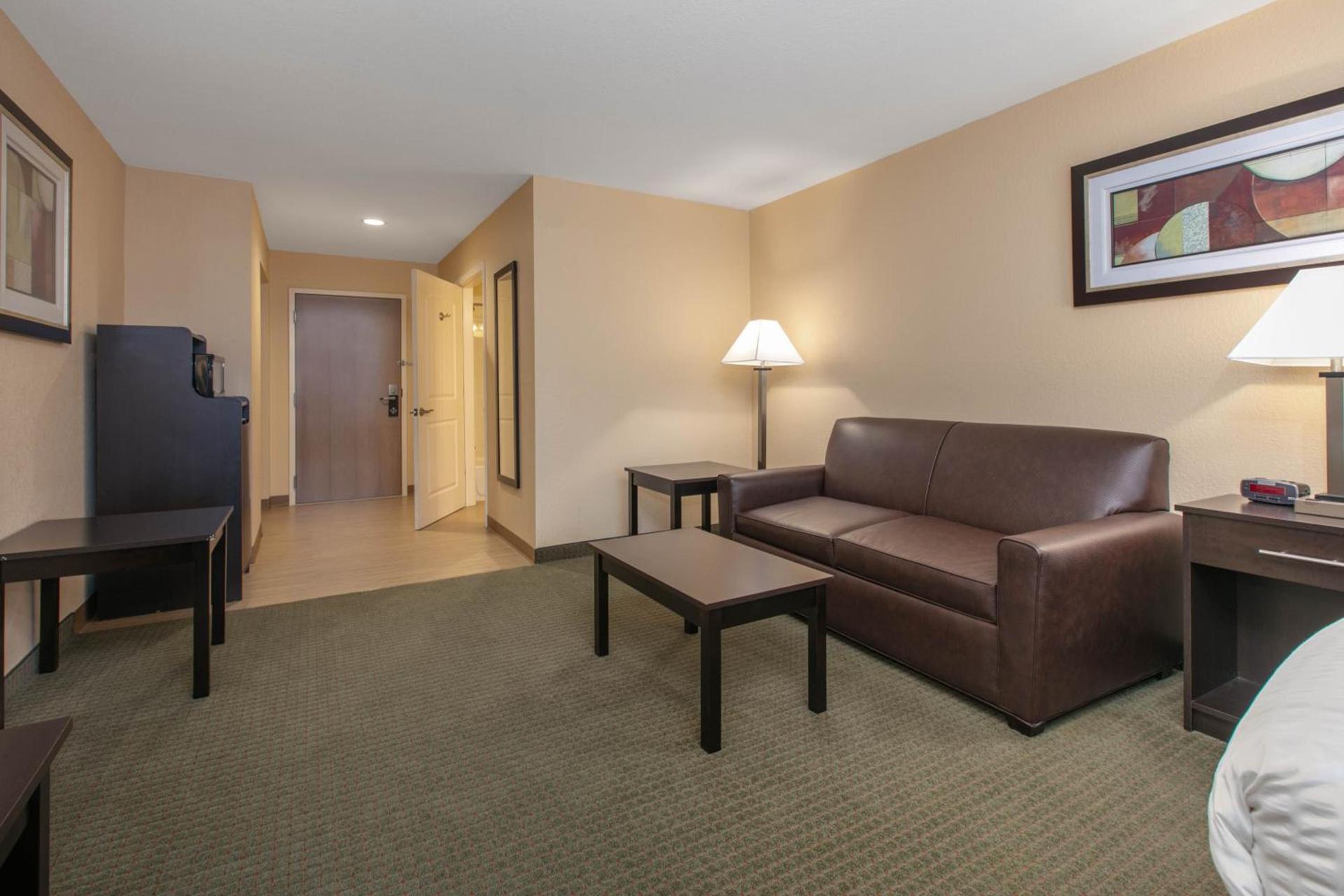 Days Inn & Suites by Wyndham Florence/Jackson Area photo 33