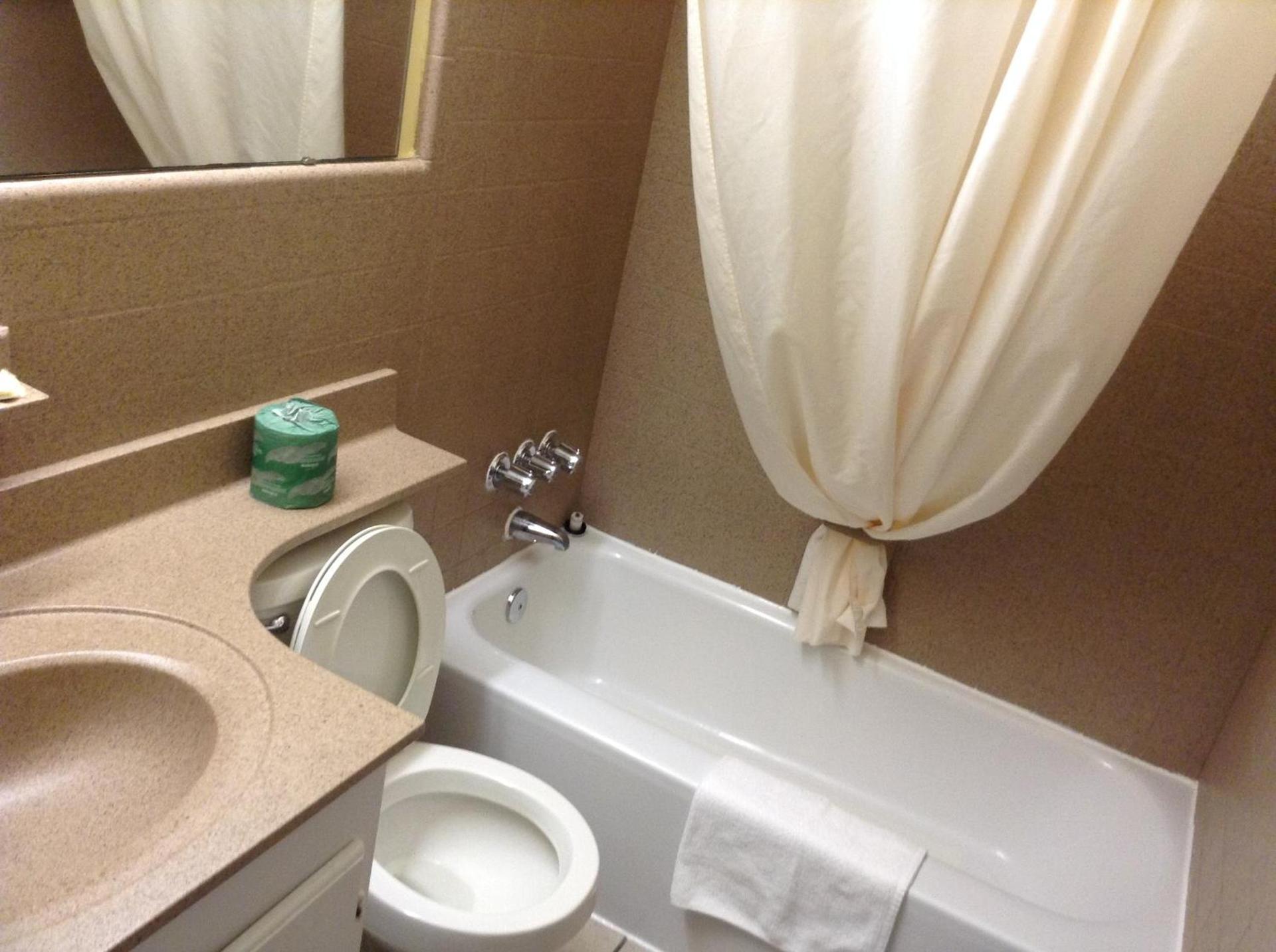 Royal Palace Inn and Suites Myrtle Beach Ocean Blvd photo 31