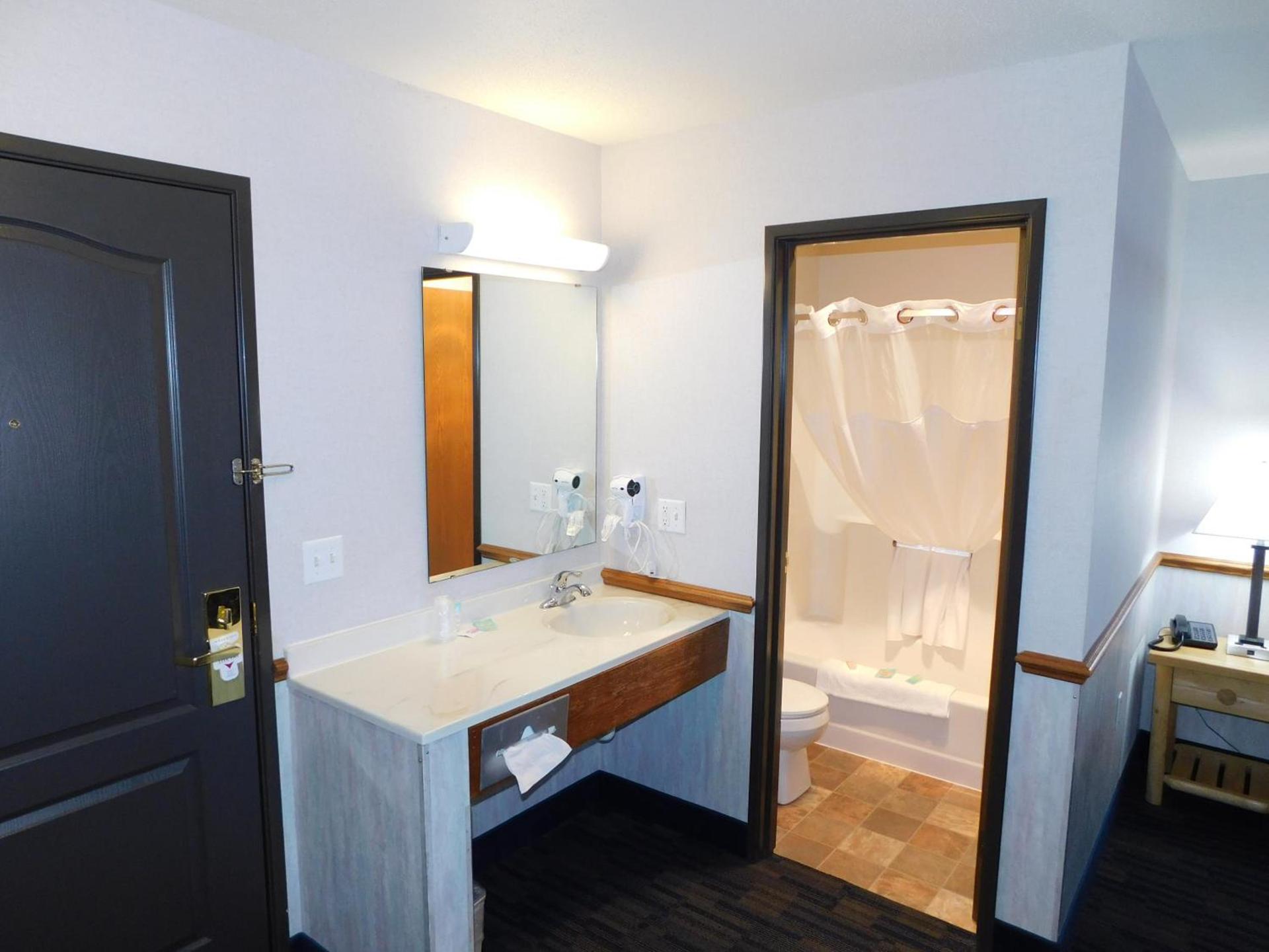 Northwoods Best Inn - Chetek photo 18