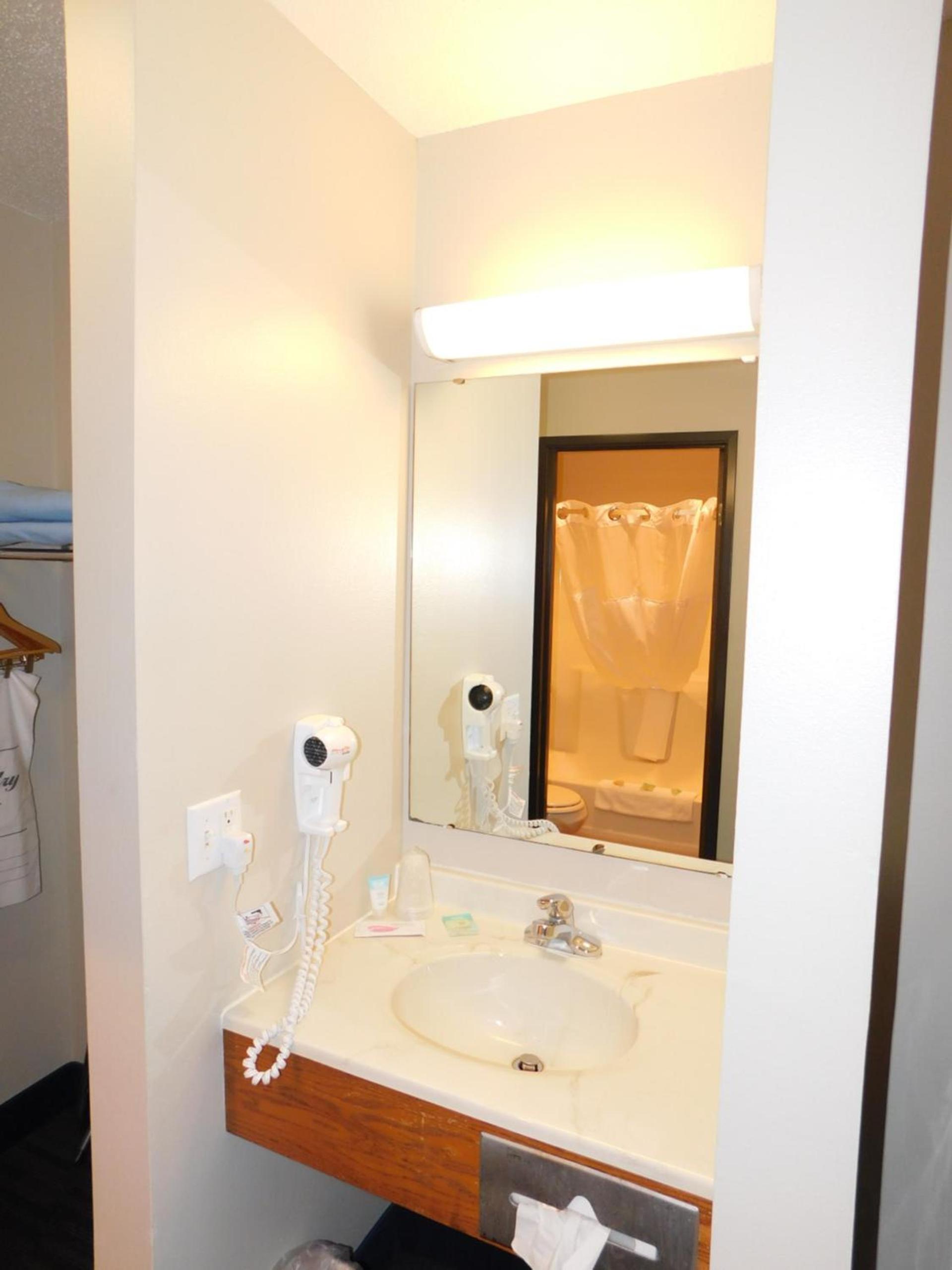 Northwoods Best Inn - Chetek photo 12
