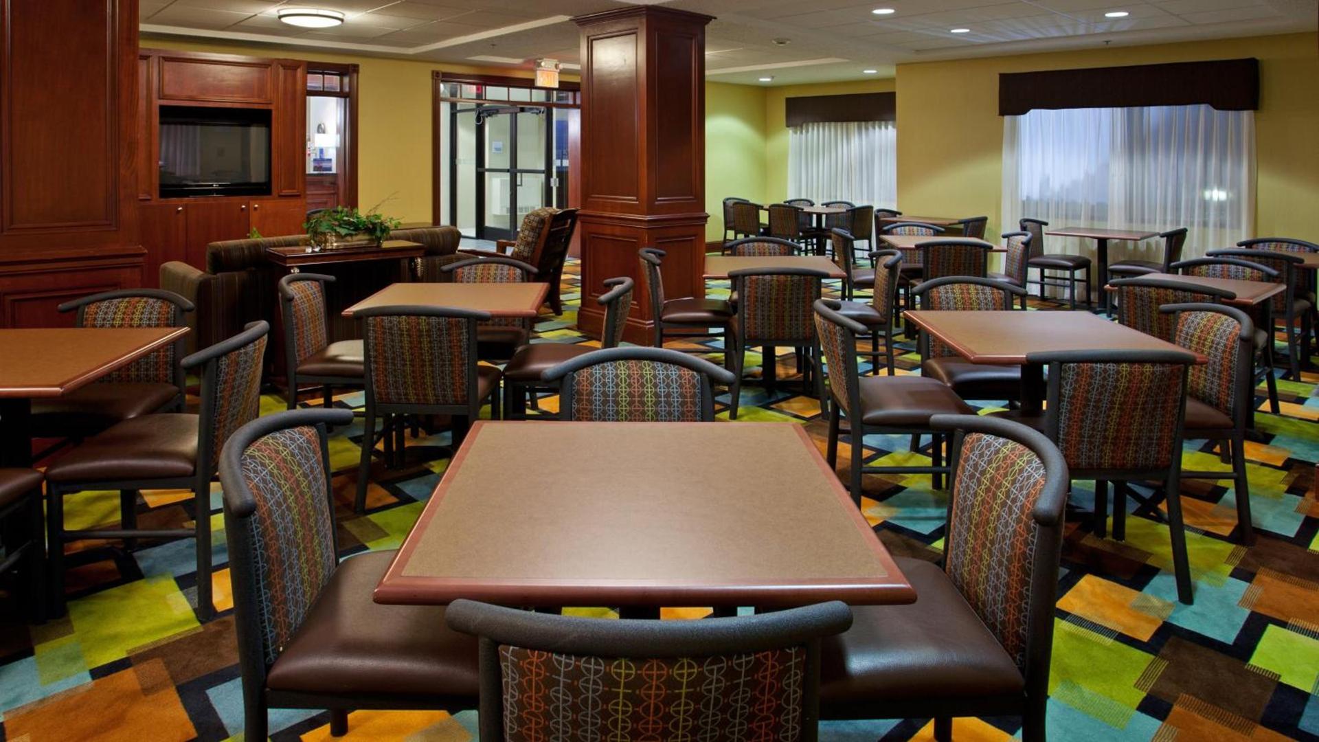 Holiday Inn Express Grove City - Premium Outlet Mall by IHG photo 48