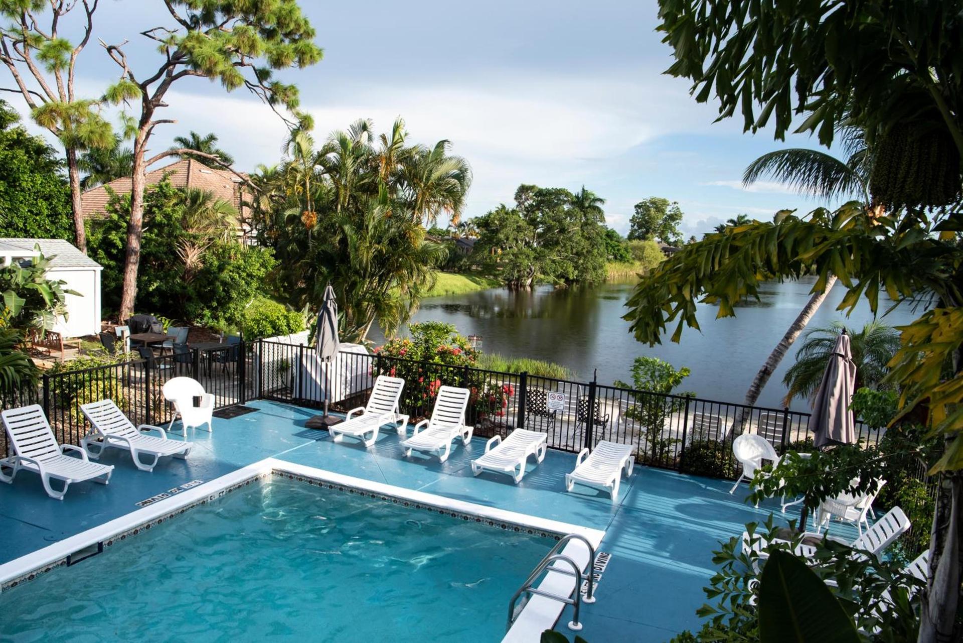 Marco Island Lakeside Inn photo 3