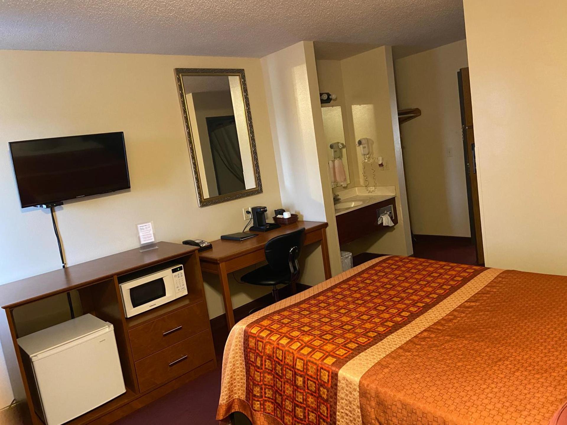 Heartland Hotel & Suites photo 4