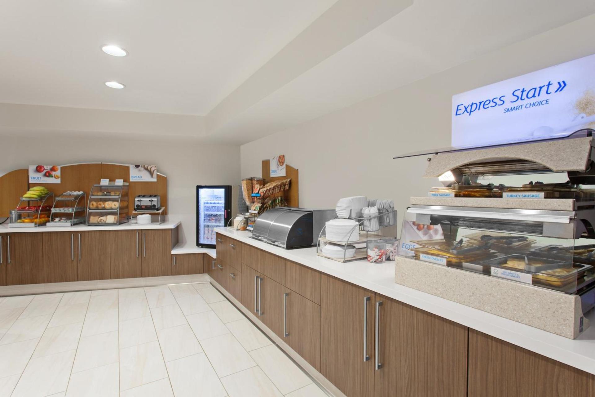 Holiday Inn Express West Los Angeles by IHG photo 11