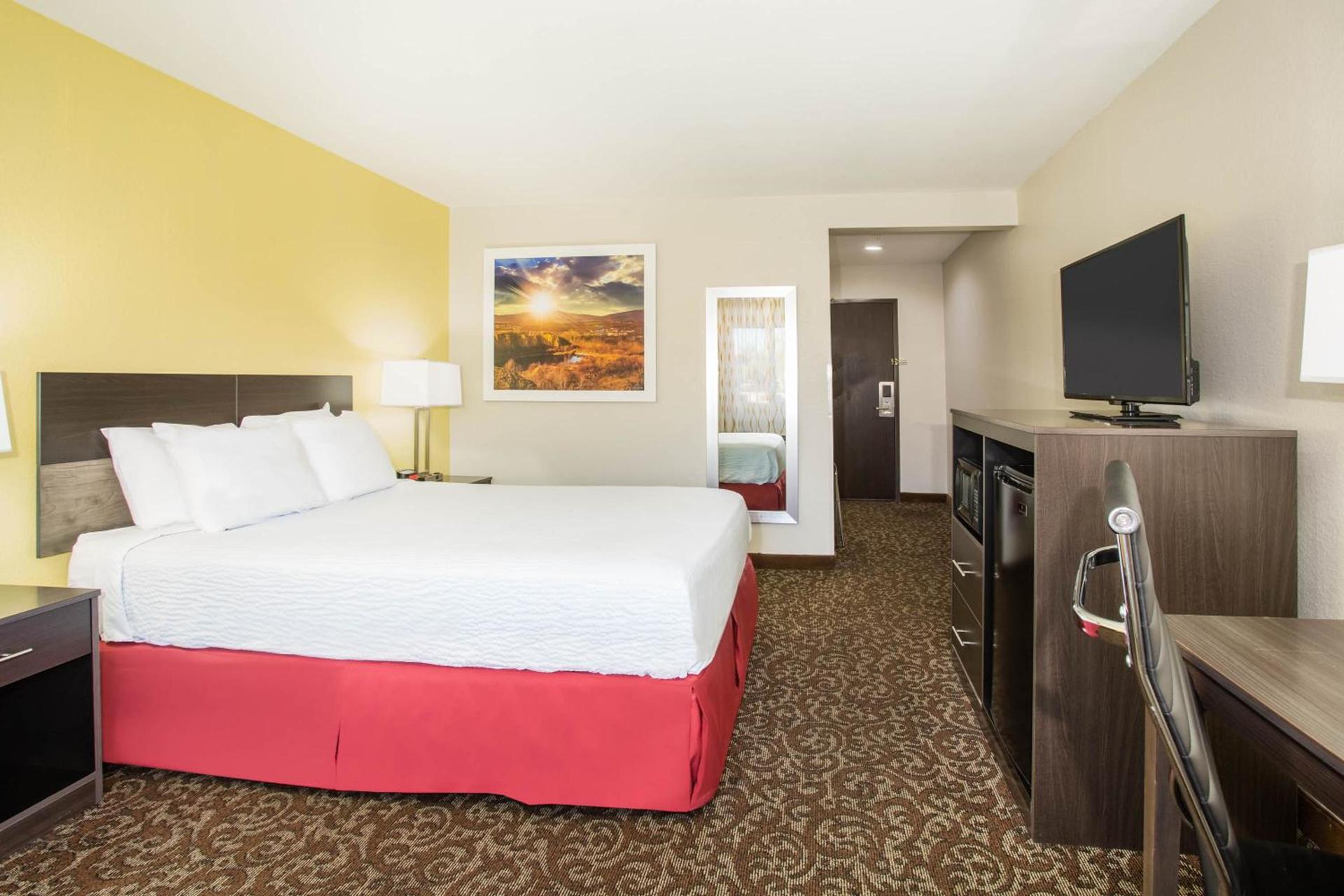 Days Inn by Wyndham Phoenix North photo 45