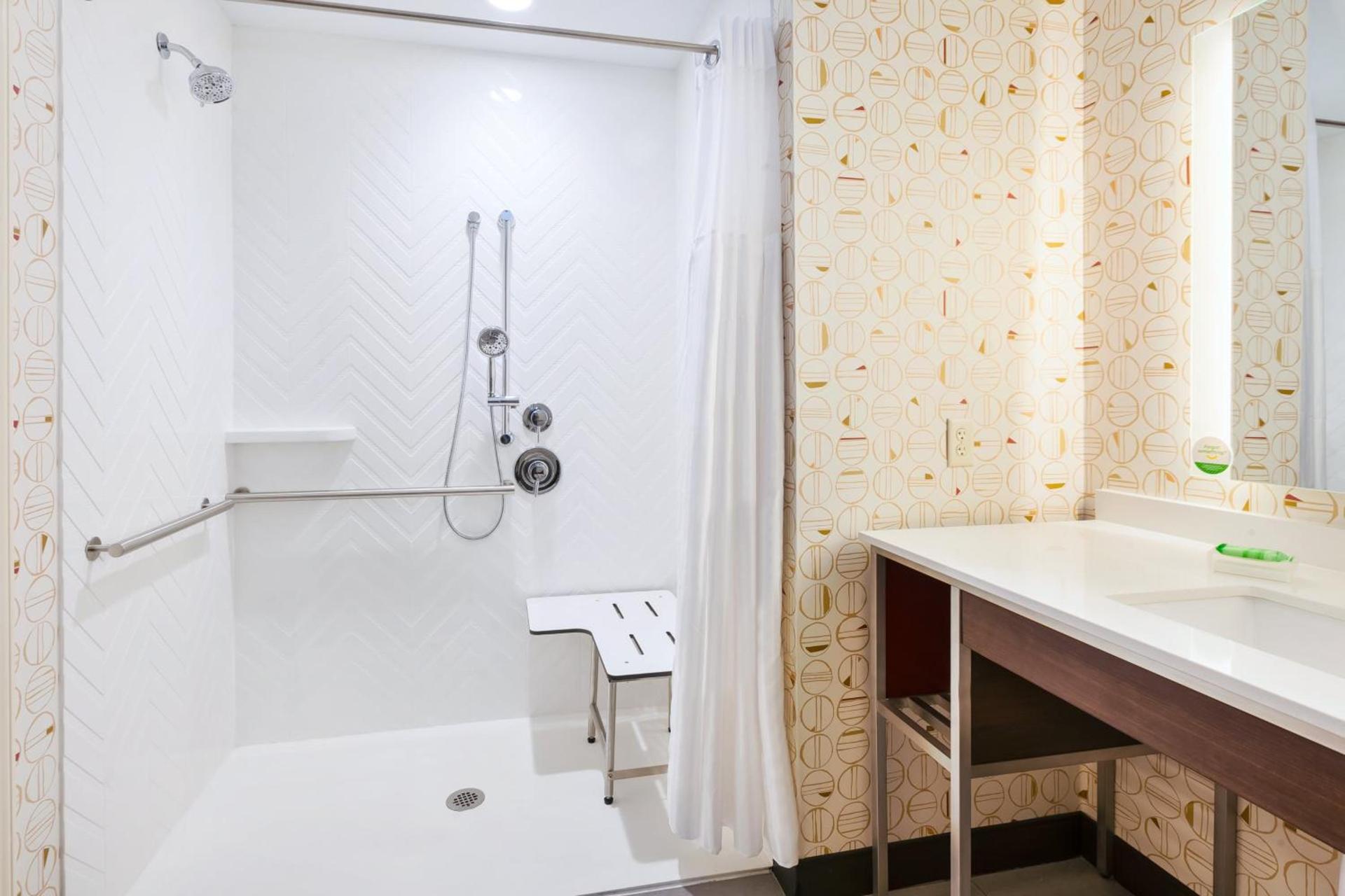 Holiday Inn & Suites - Toledo Southwest - Perrysburg by IHG photo 11