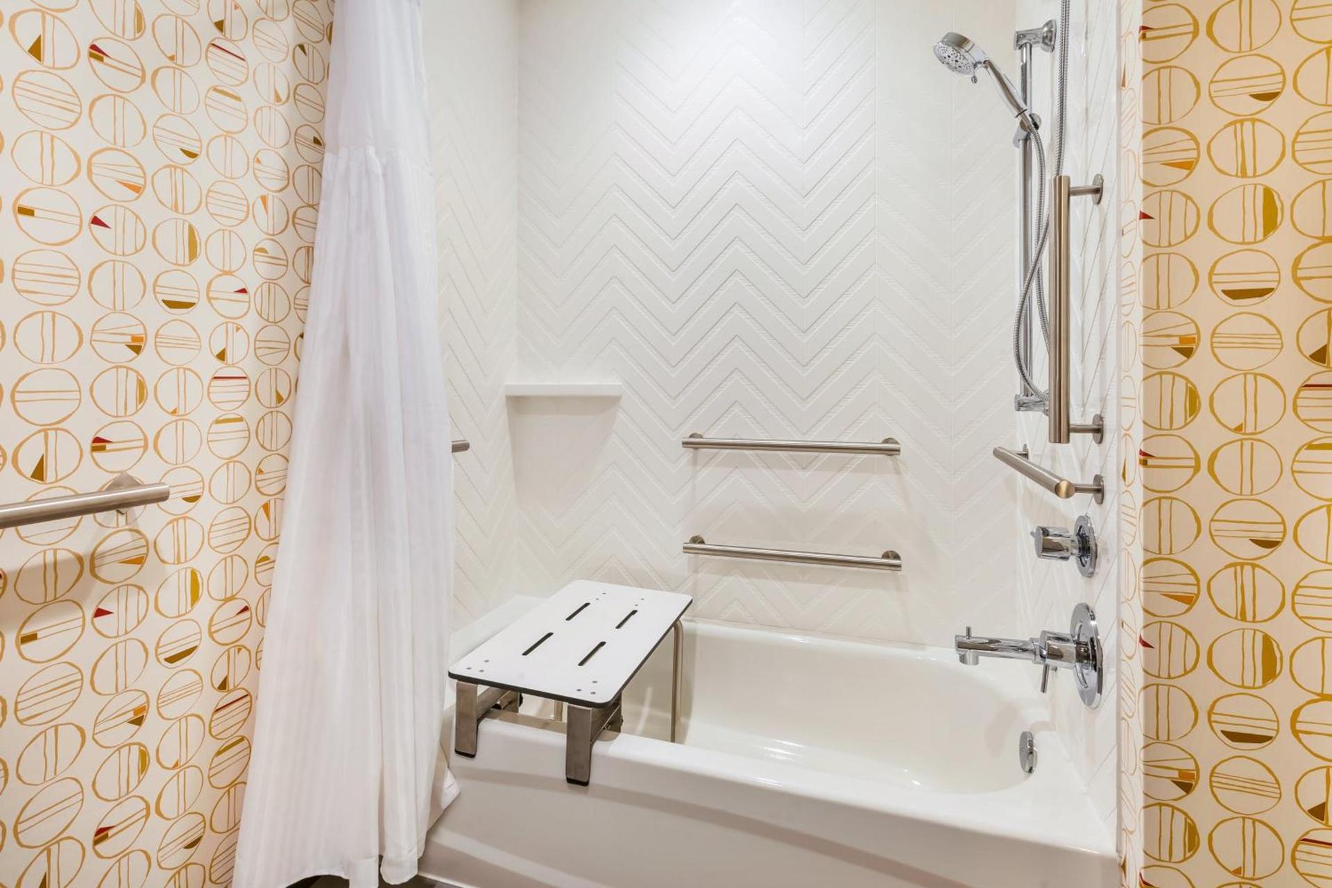 Holiday Inn & Suites - Toledo Southwest - Perrysburg by IHG photo 25