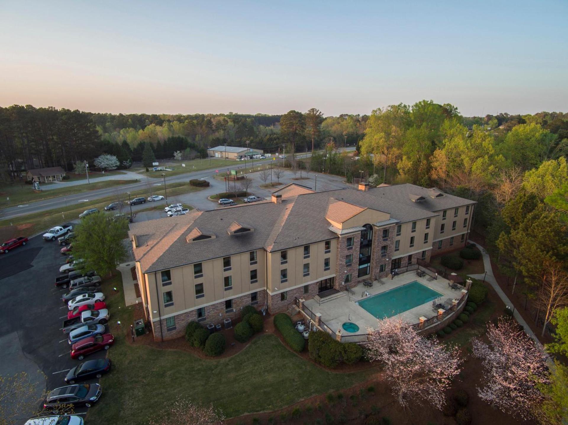 The Lodge on Lake Oconee photo 1