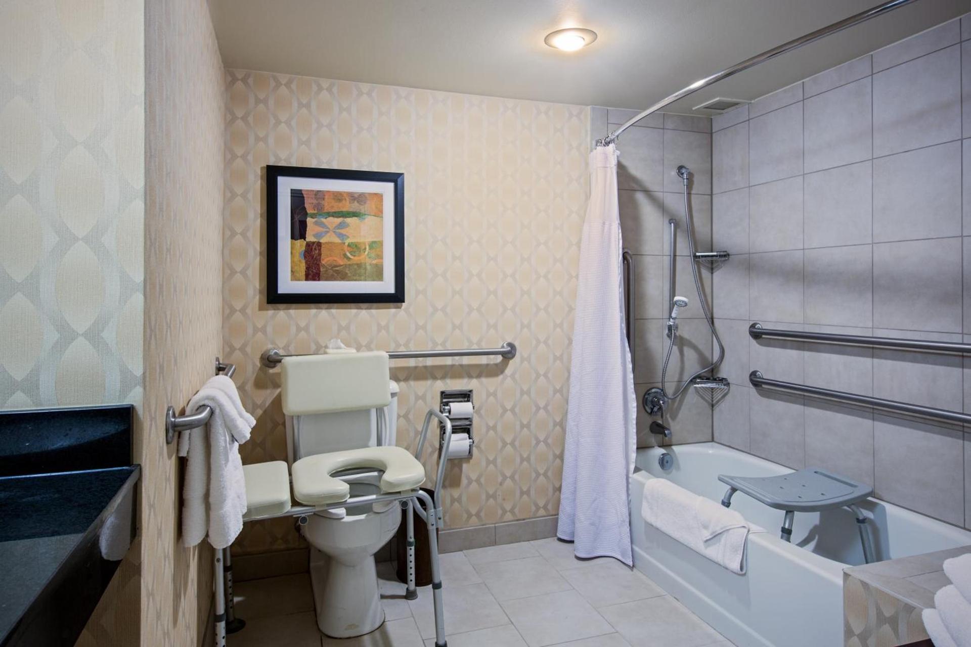 Crowne Plaza Hotel St. Louis Airport by IHG photo 61