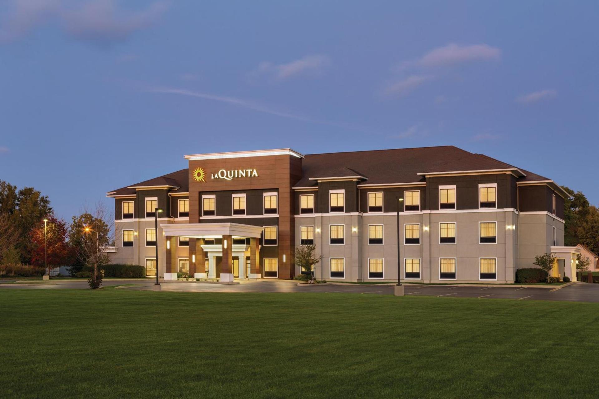 La Quinta by Wyndham Lackawanna photo 2