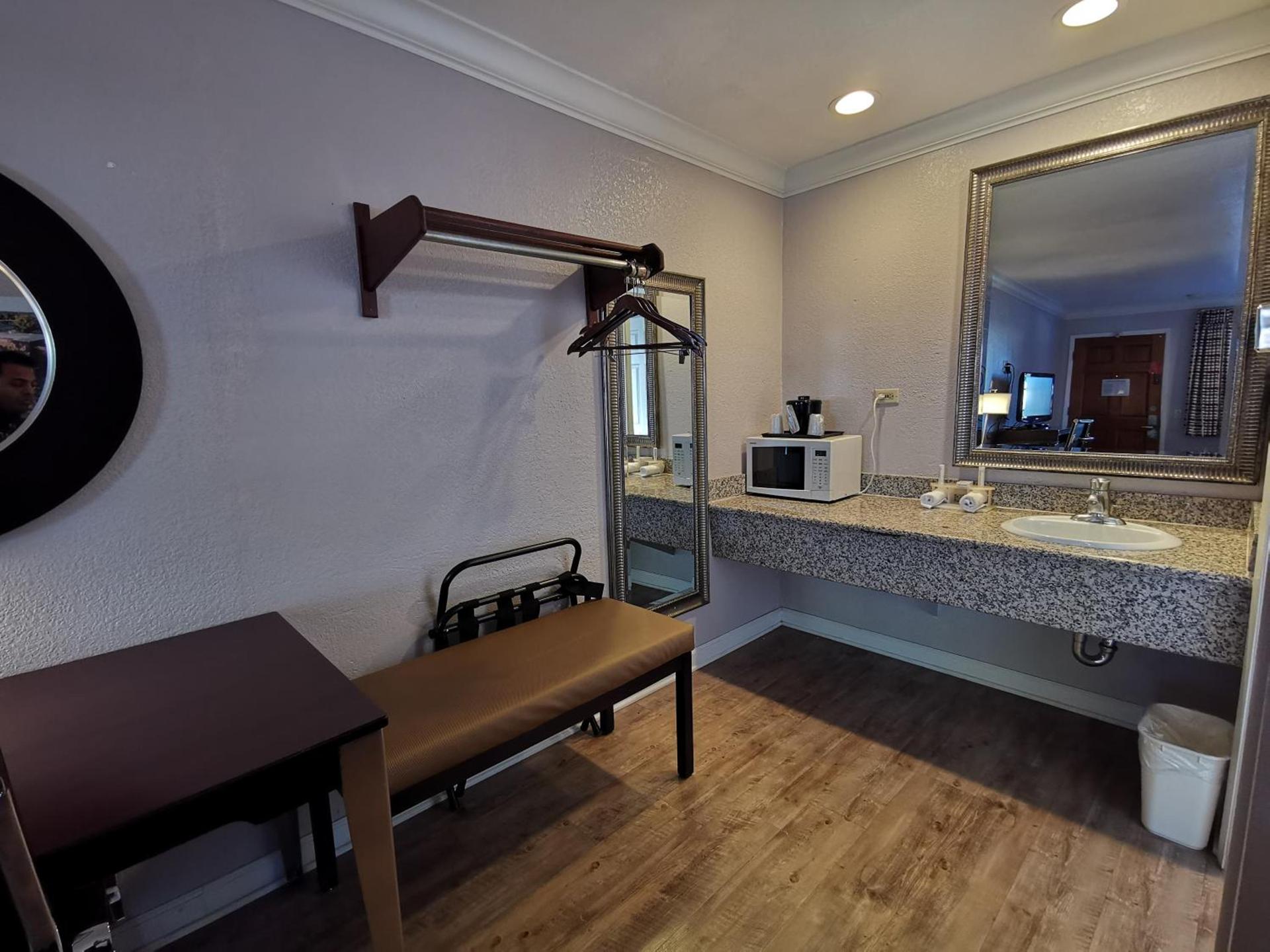 Journey Inn photo 28