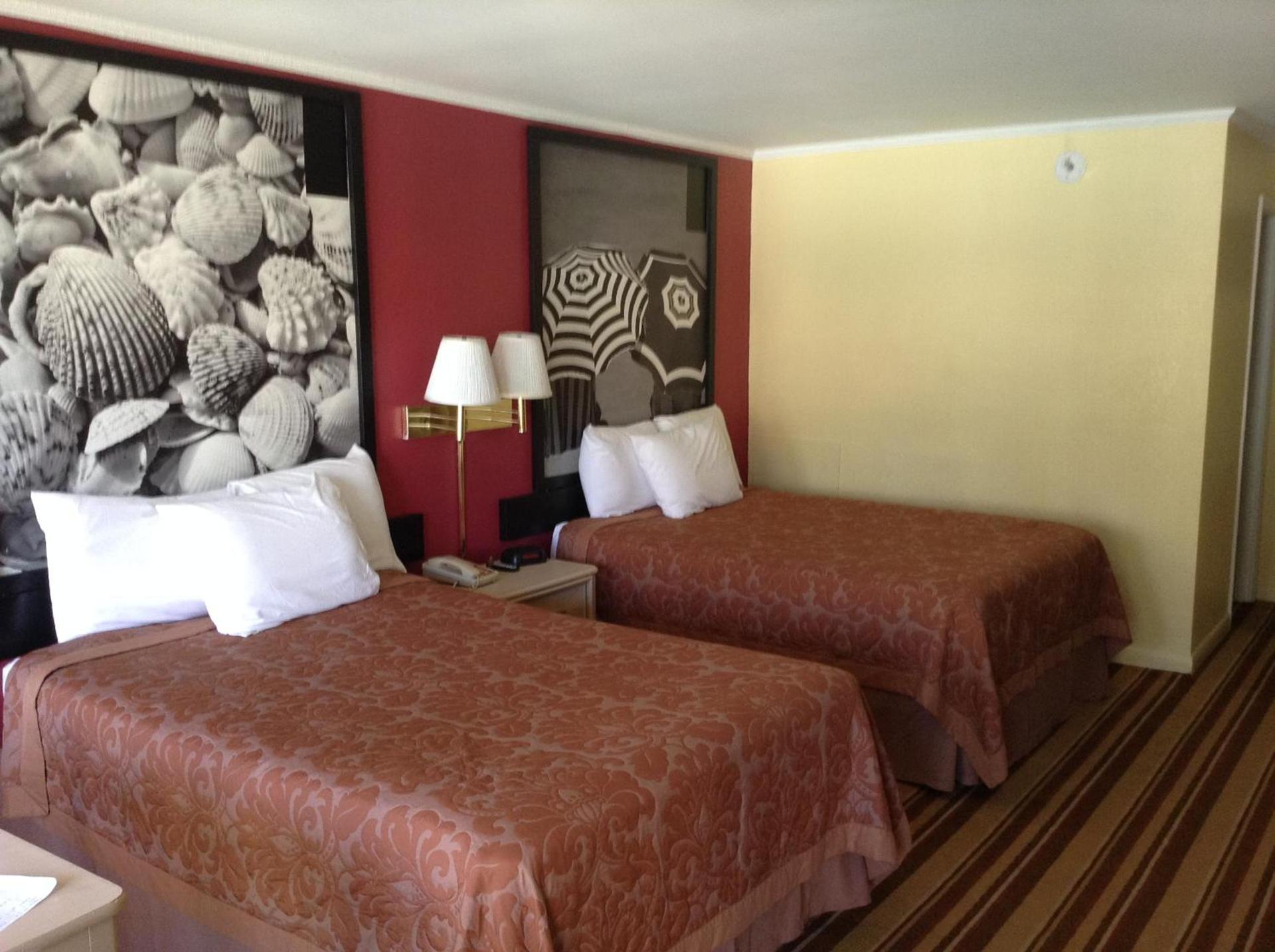 Royal Palace Inn and Suites Myrtle Beach Ocean Blvd photo 5