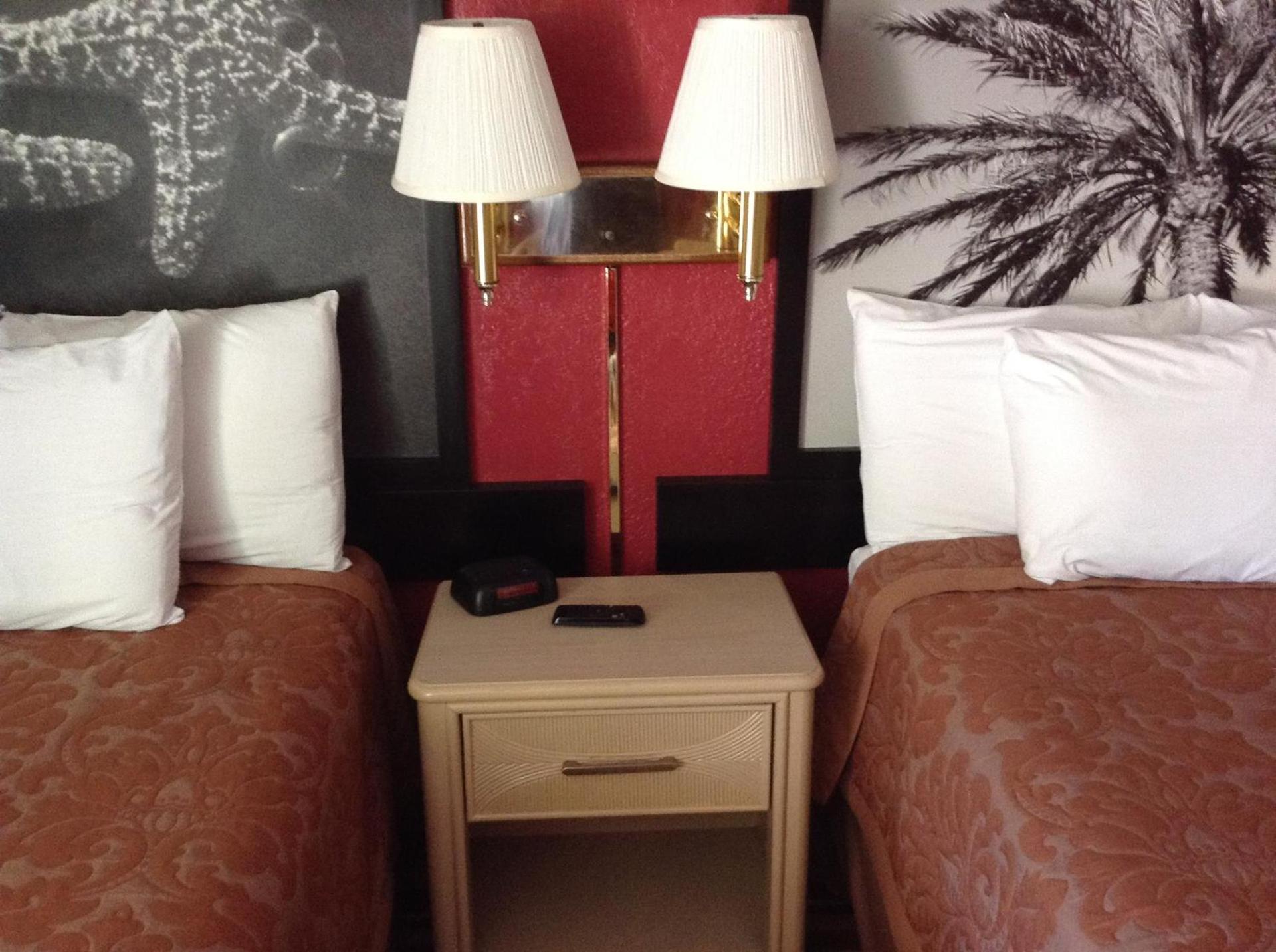 Royal Palace Inn and Suites Myrtle Beach Ocean Blvd photo 4