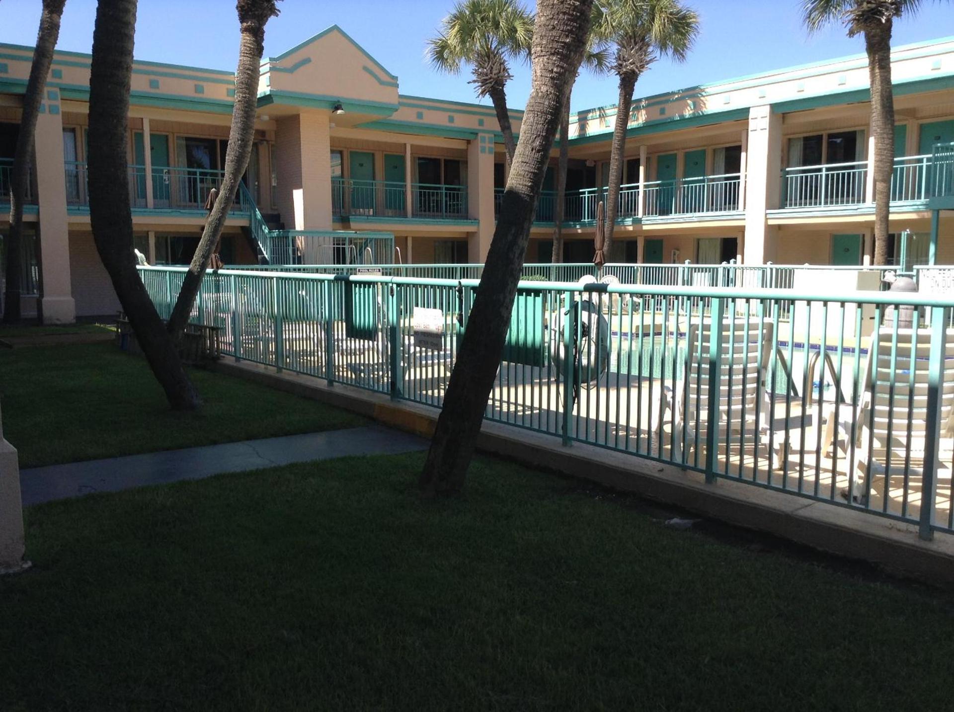 Royal Palace Inn and Suites Myrtle Beach Ocean Blvd photo 1