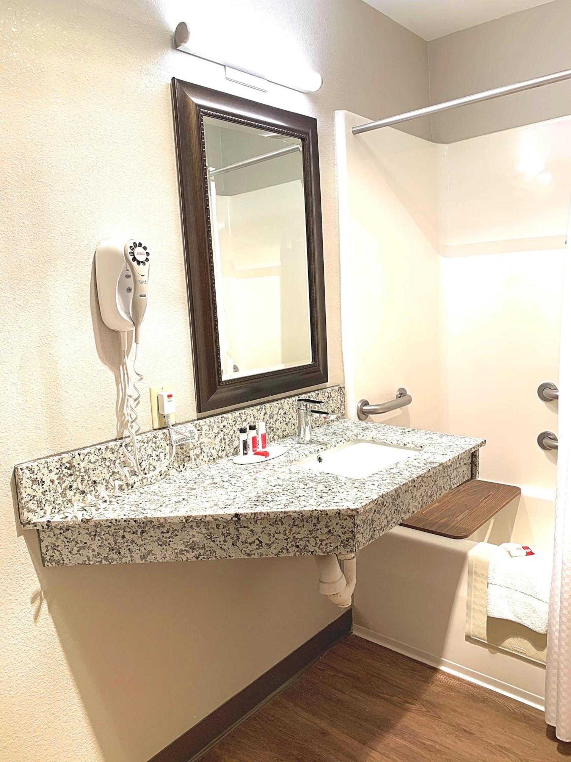 Days Inn by Wyndham Bernalillo photo 21