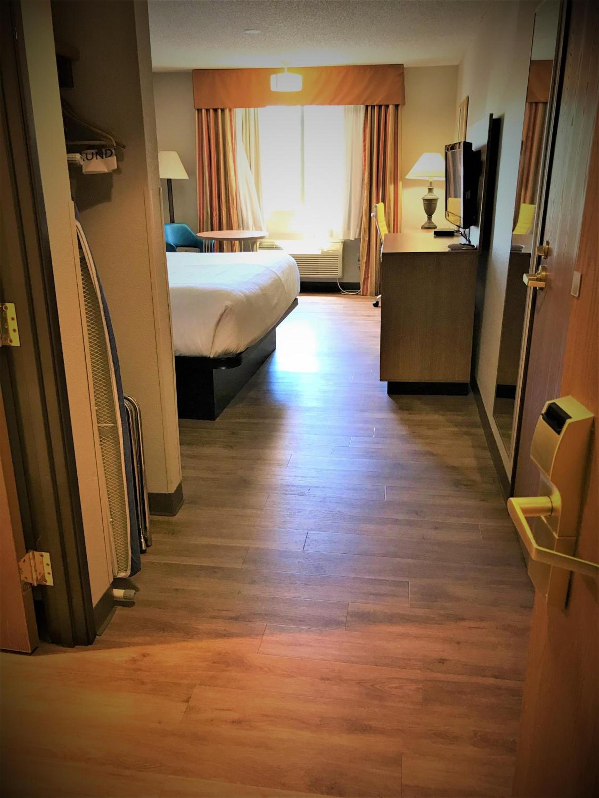 Days Inn by Wyndham Bernalillo photo 12