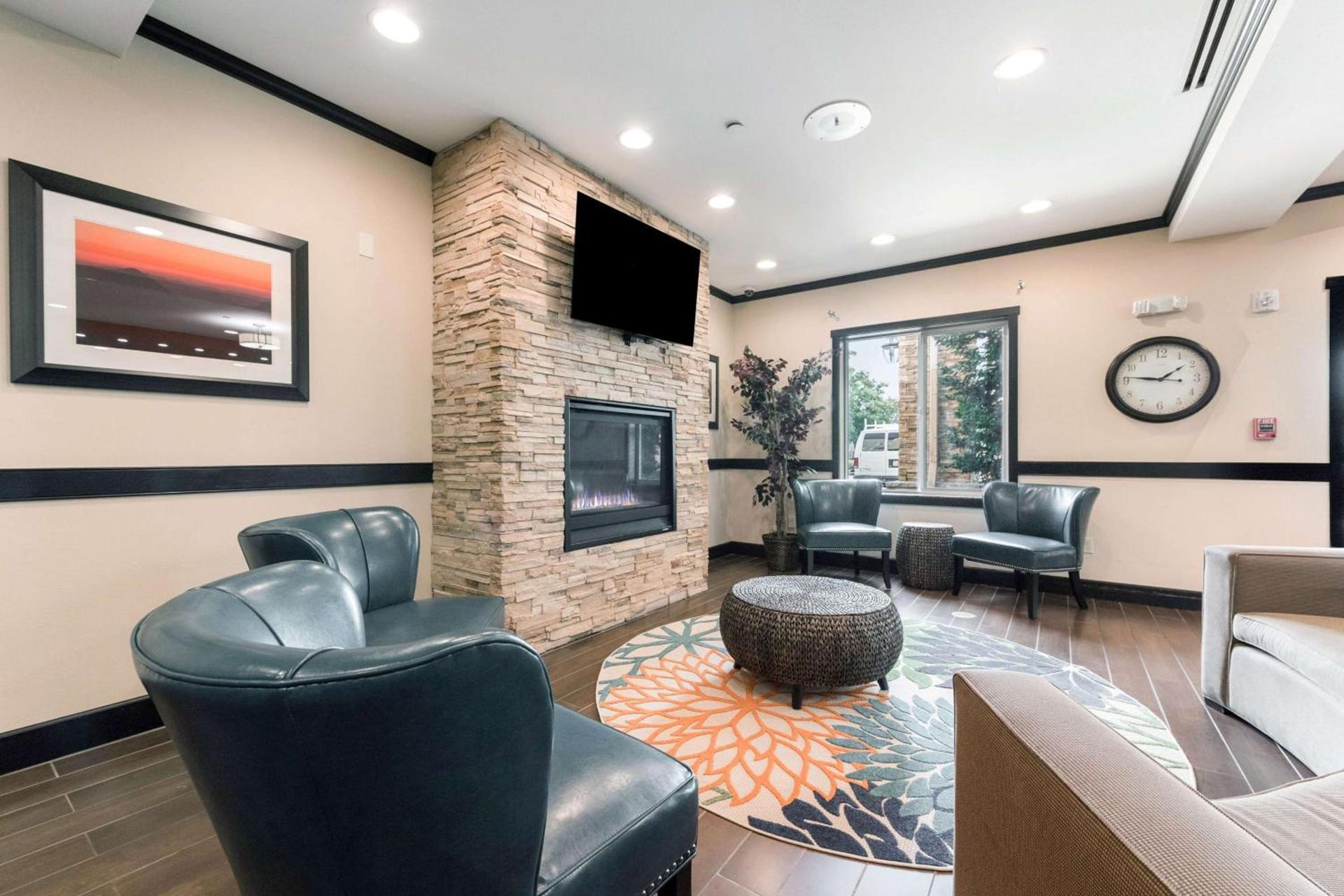 La Quinta by Wyndham Auburn photo 6