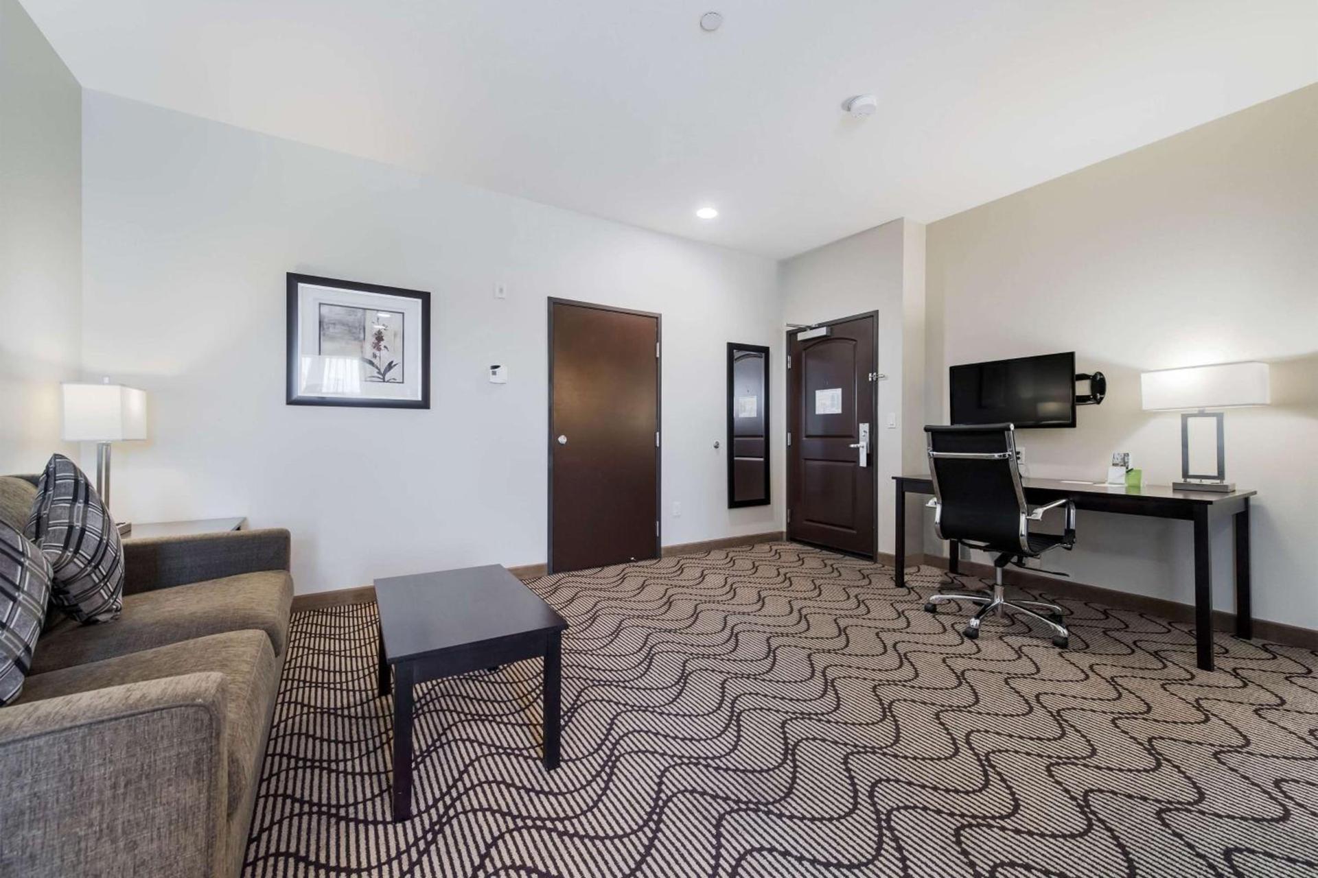La Quinta by Wyndham Auburn photo 15