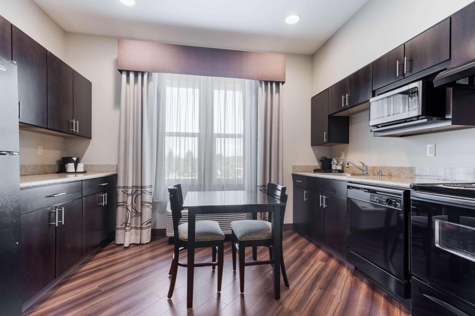 La Quinta by Wyndham Auburn photo 16
