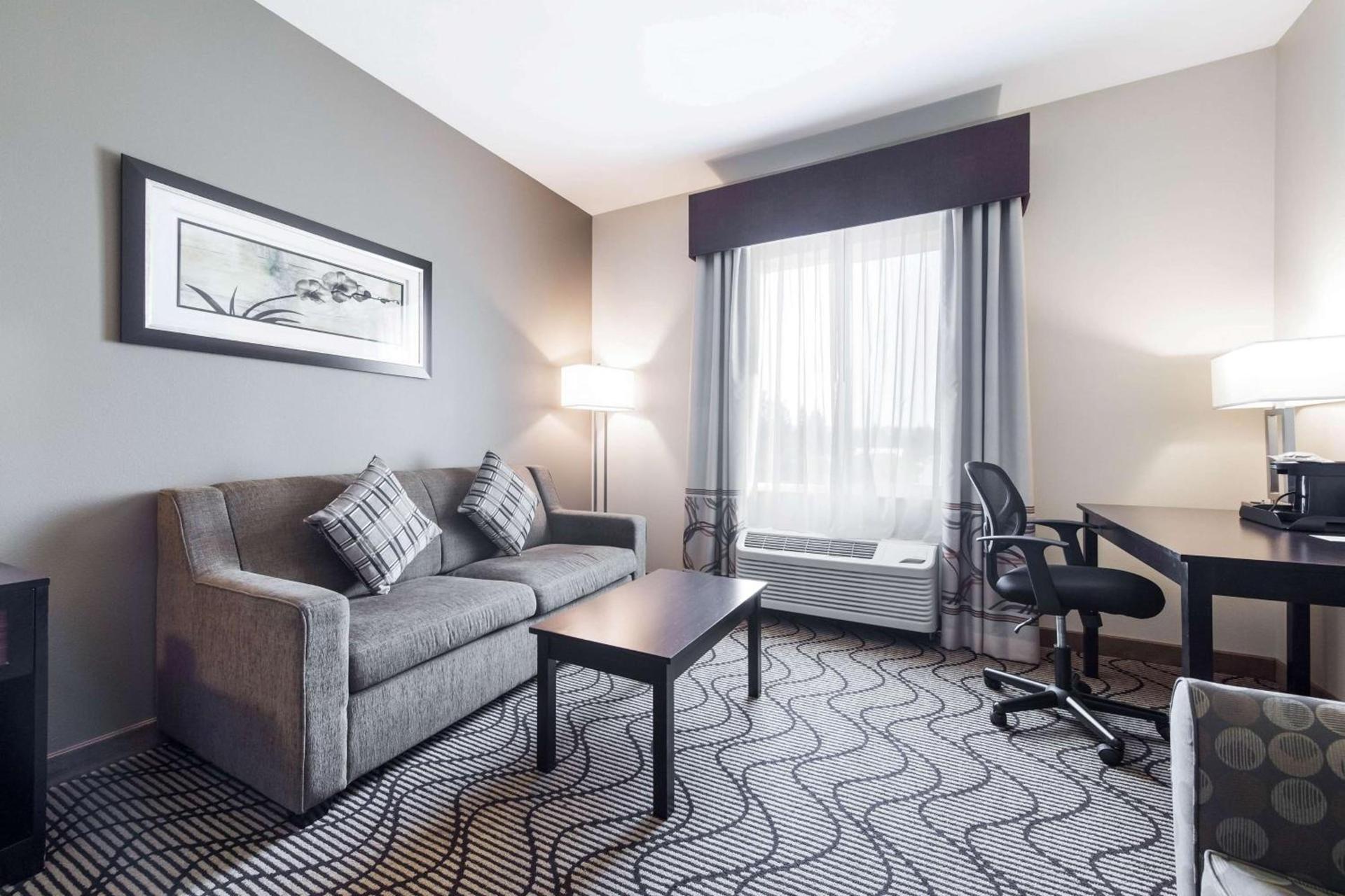La Quinta by Wyndham Auburn photo 18