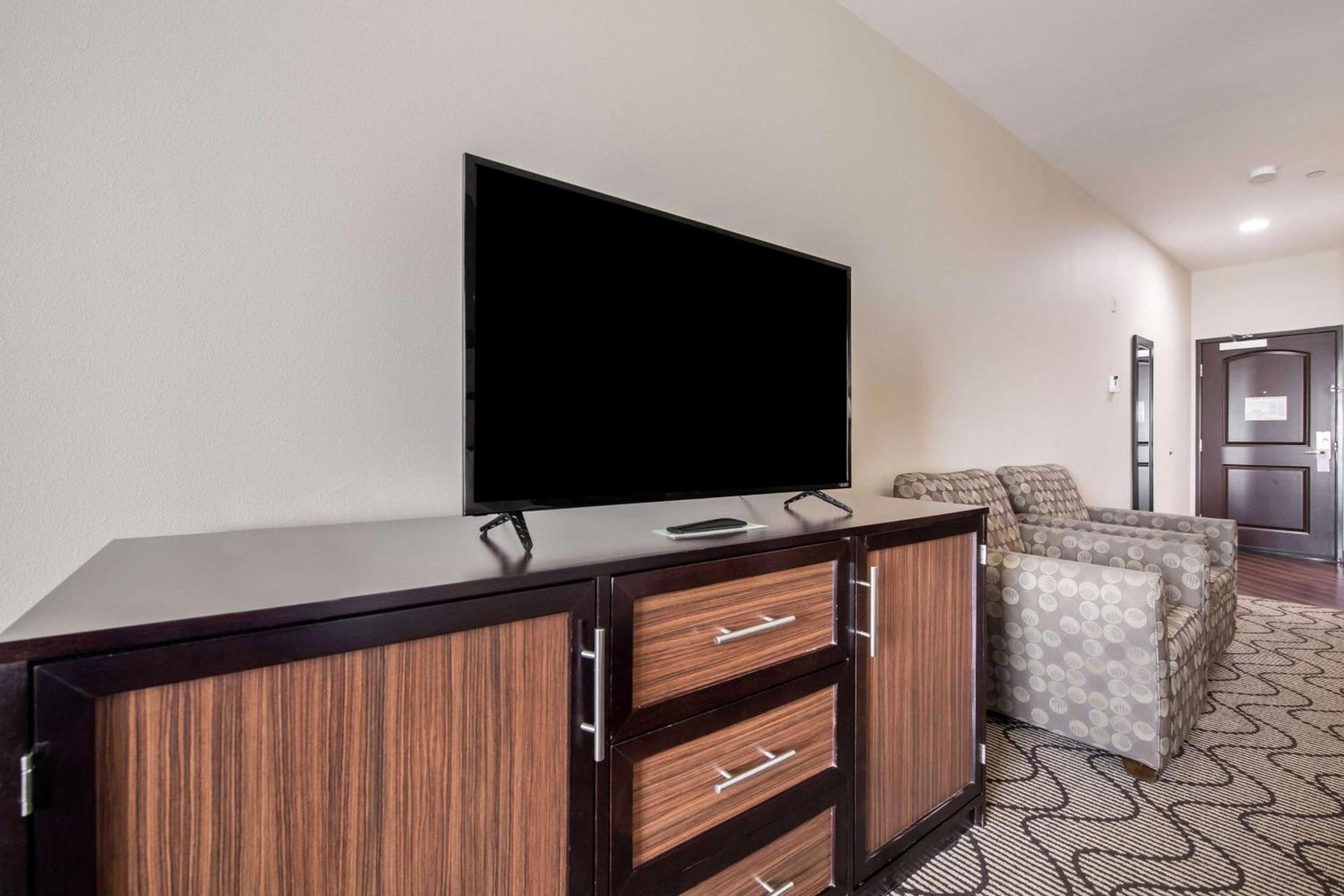 La Quinta by Wyndham Auburn photo 21