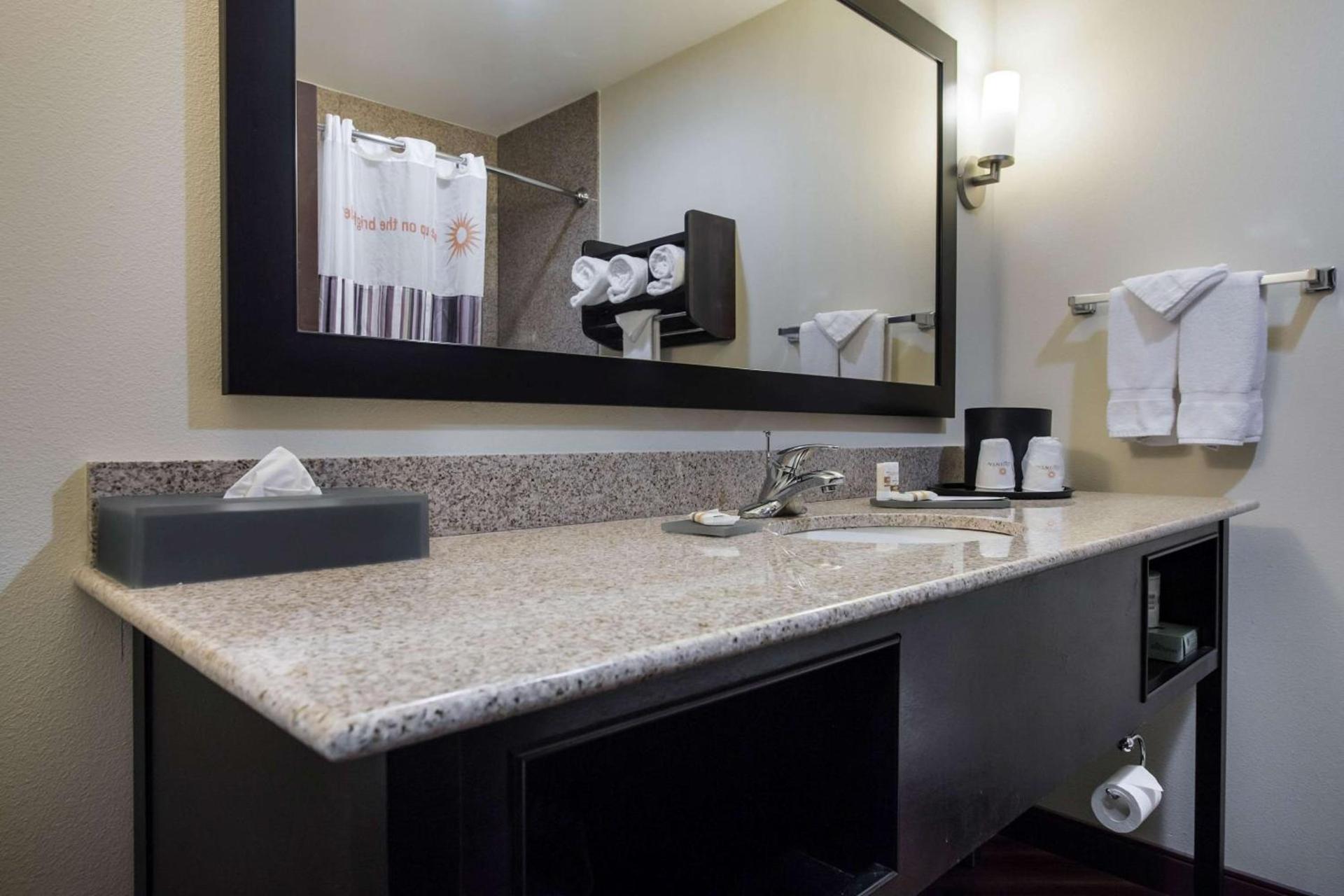 La Quinta by Wyndham Auburn photo 26