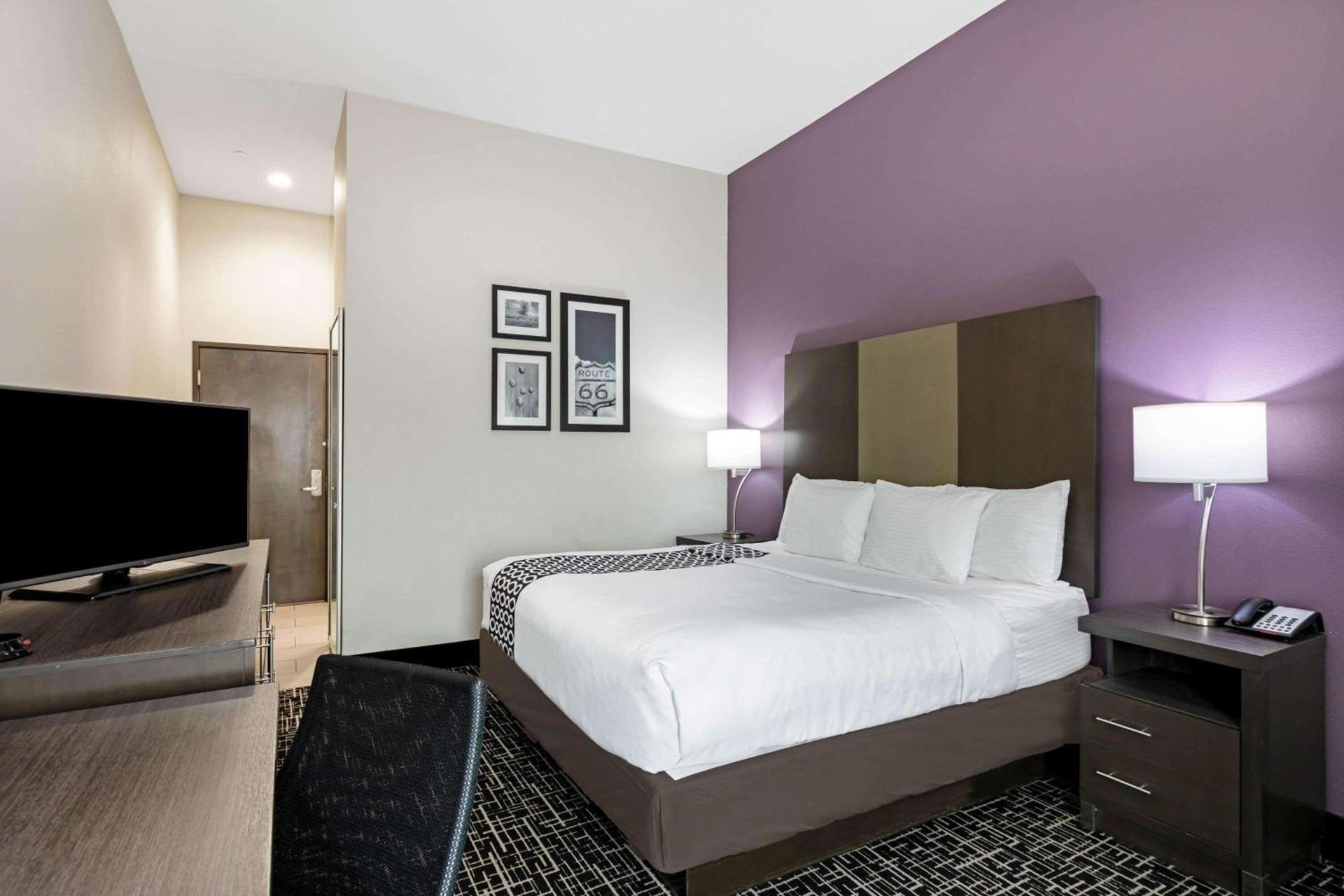 Comfort Inn & Suites photo 16