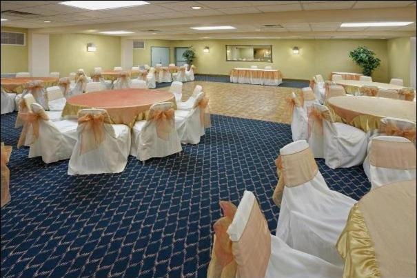 Americas Best Value Inn Laredo photo 22