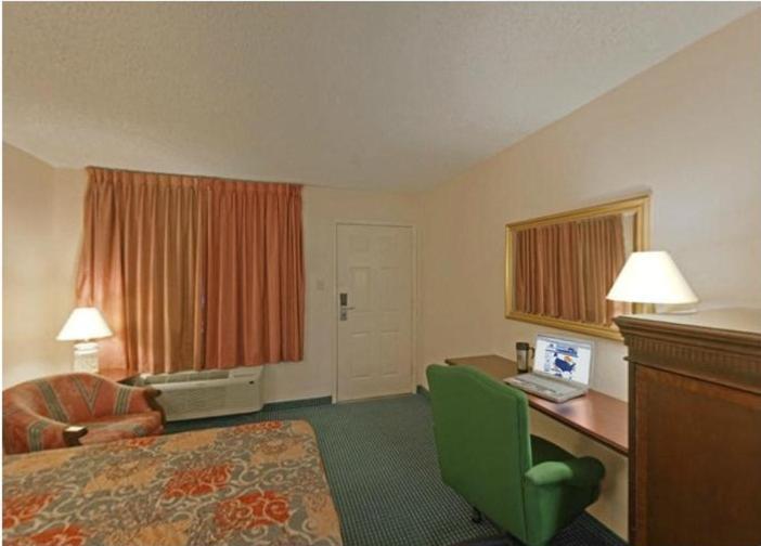Americas Best Value Inn Laredo photo 15