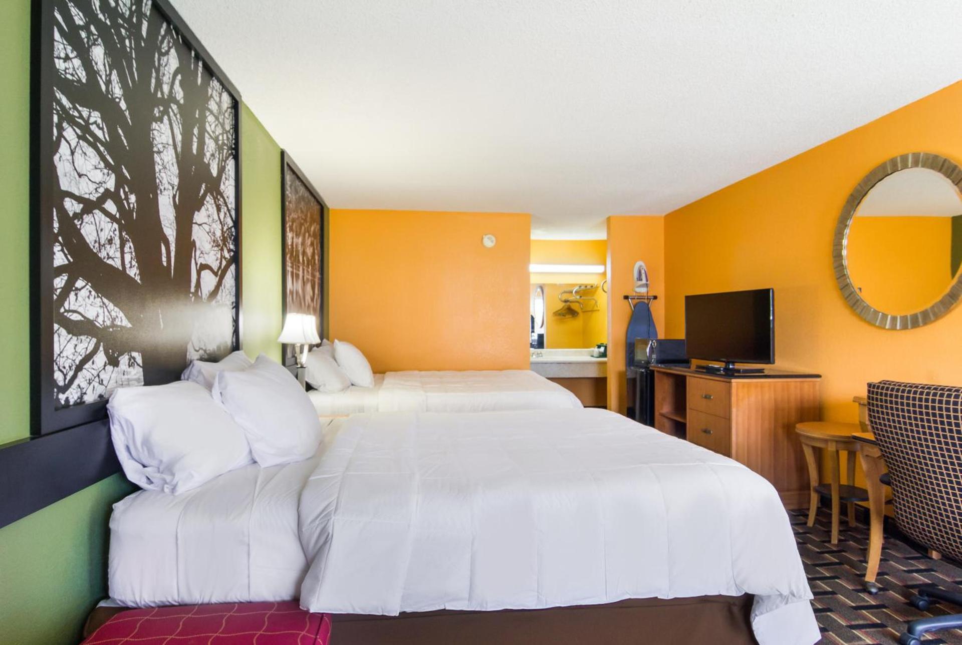 Americas Best Value Inn Darien photo 13
