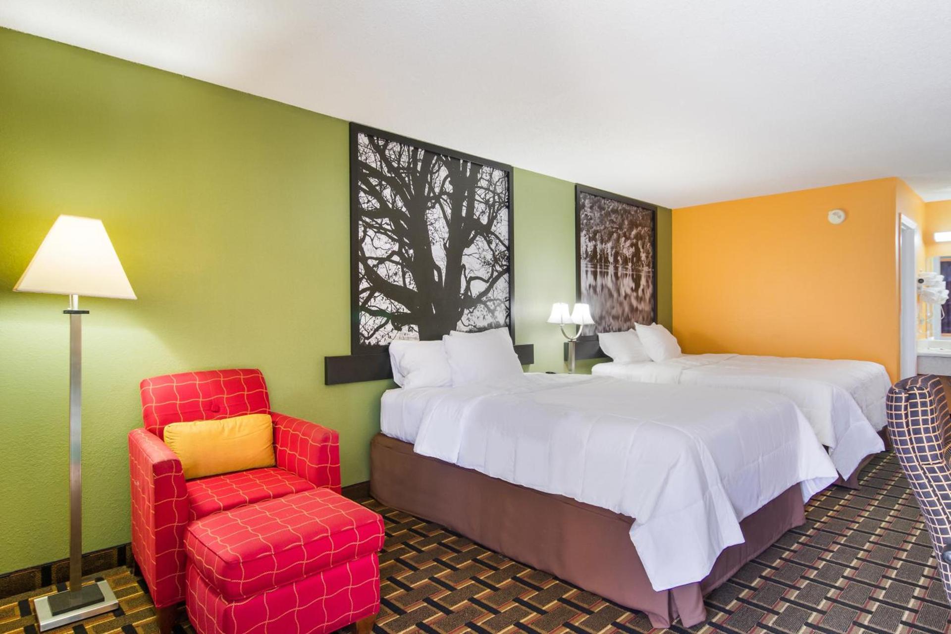 Americas Best Value Inn Darien photo 16