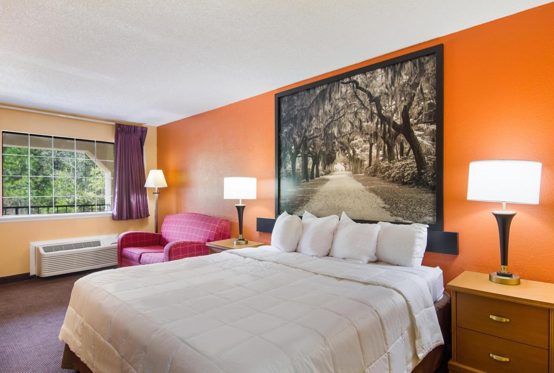 Americas Best Value Inn Darien photo 17