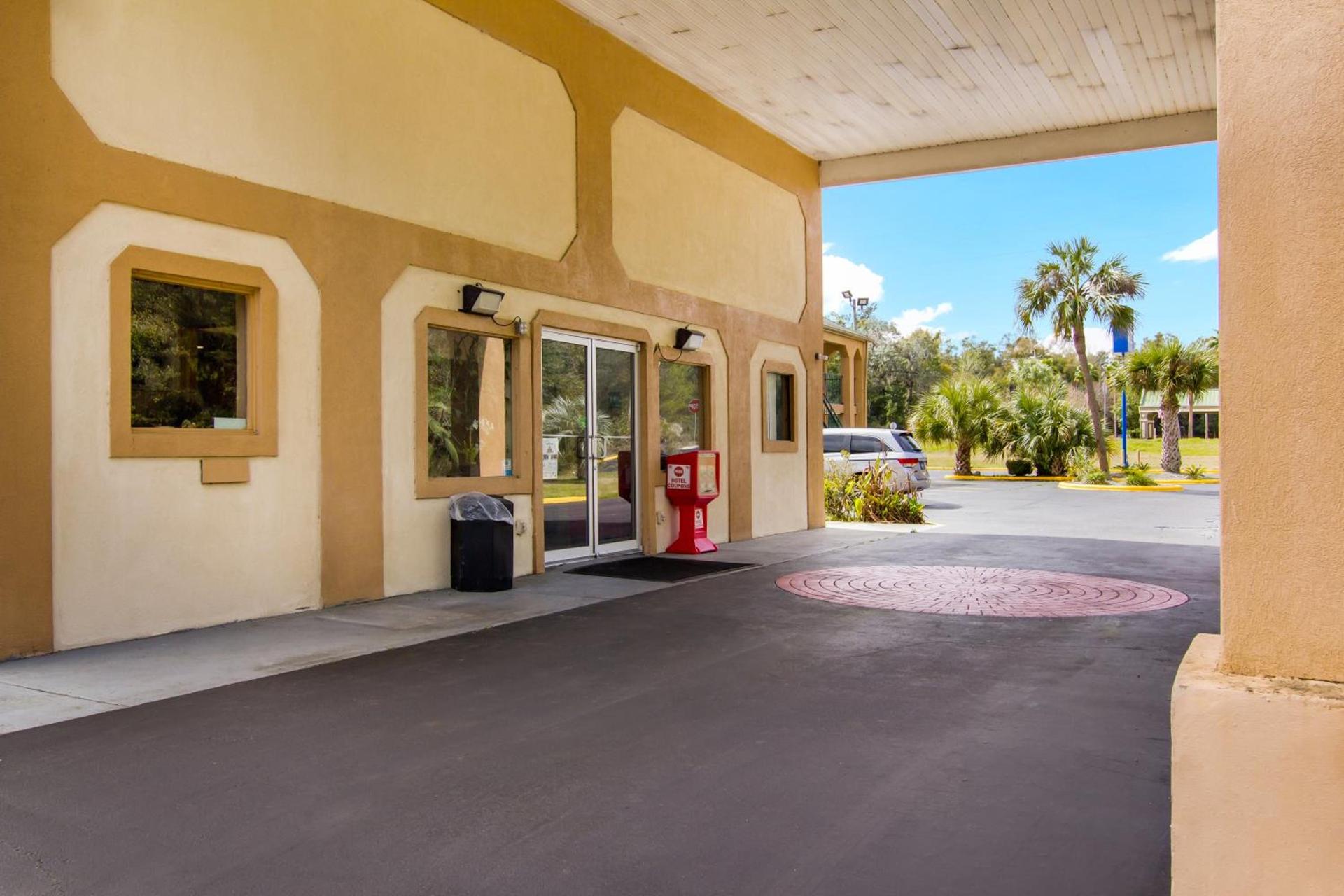 Americas Best Value Inn Darien photo 22