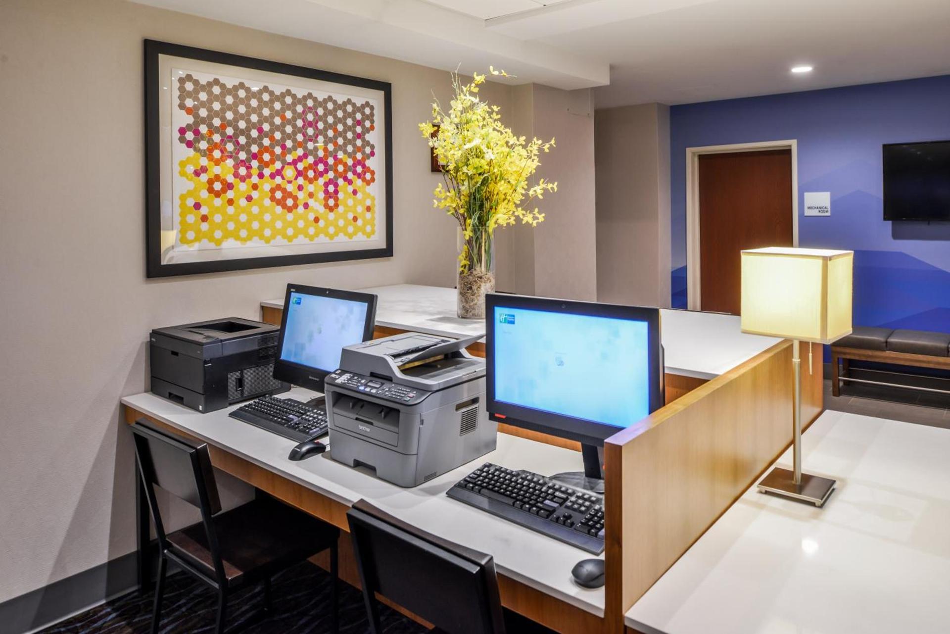 Holiday Inn Express Hotel & Suites Clifton Park by IHG photo 22
